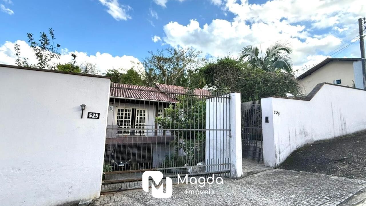 Casa de 3 quartos, 376m² no bairro Água Verde, em Blumenau | Eu Corretor