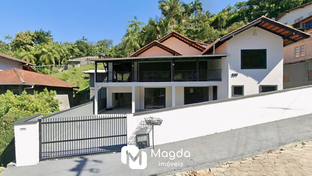 Casa de 5 quartos, 300m² no bairro Água Verde, em Blumenau | Eu Corretor
