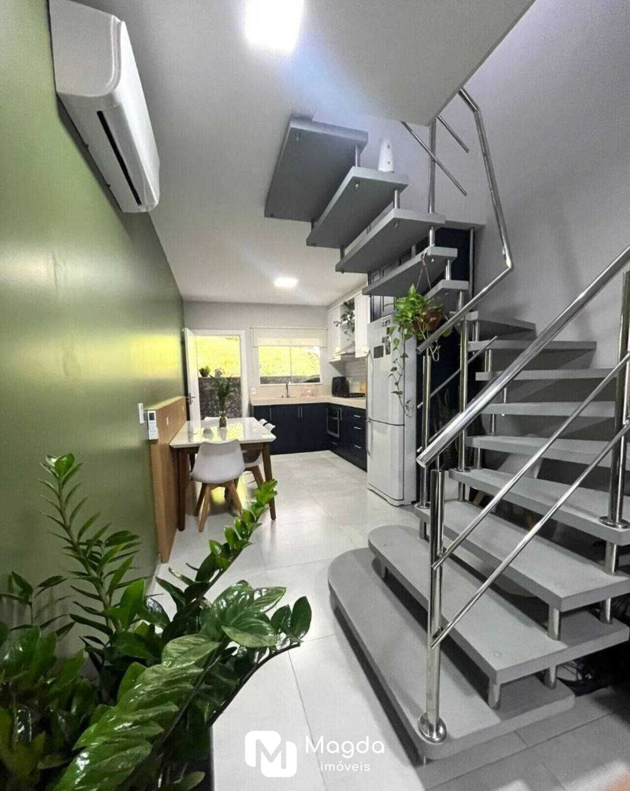 Sobrado de 2 quartos, 78m² no bairro Água Verde, em Blumenau | Eu Corretor