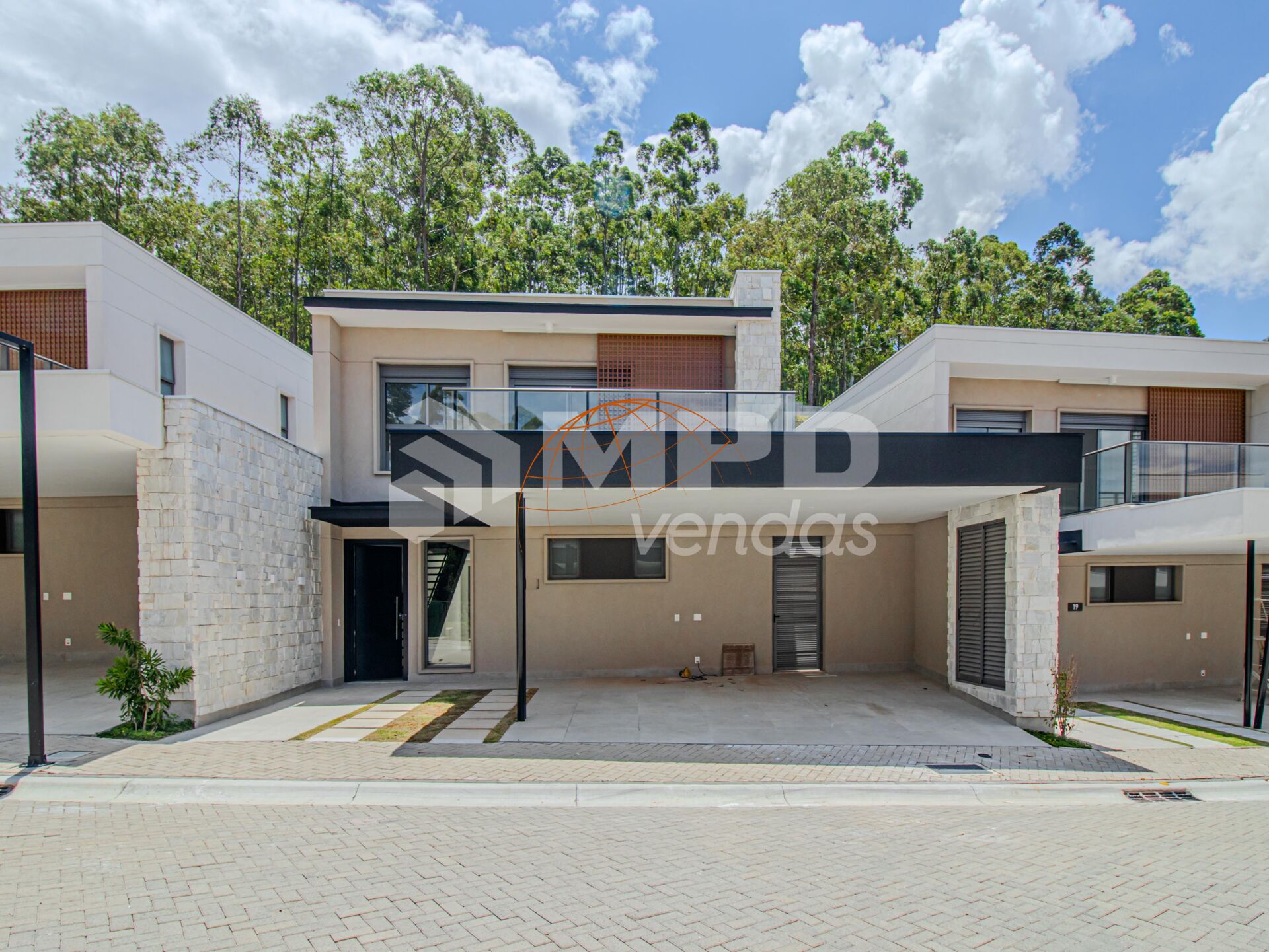 Casa, 3 quartos, 230 m² - Foto 1