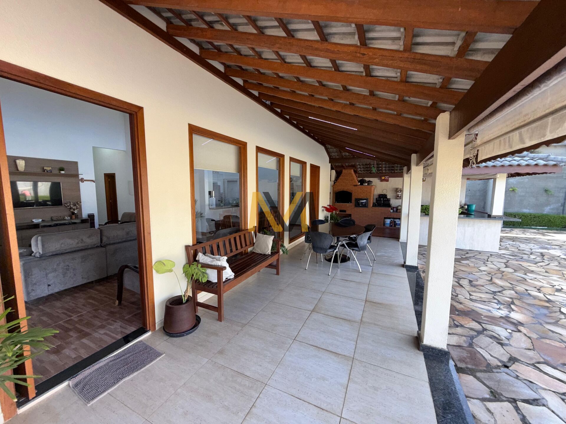 Chácara à venda com 4 quartos, 2800m² - Foto 2