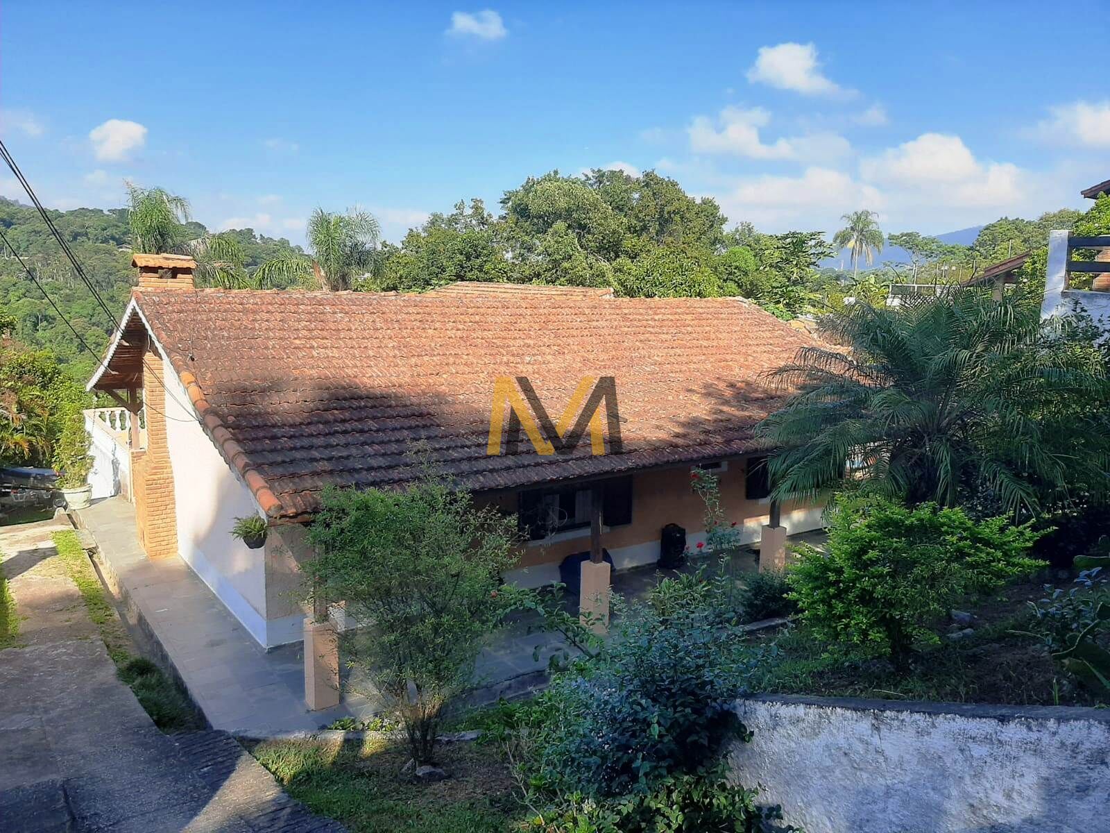 Chácara à venda com 3 quartos, 1496m² - Foto 1