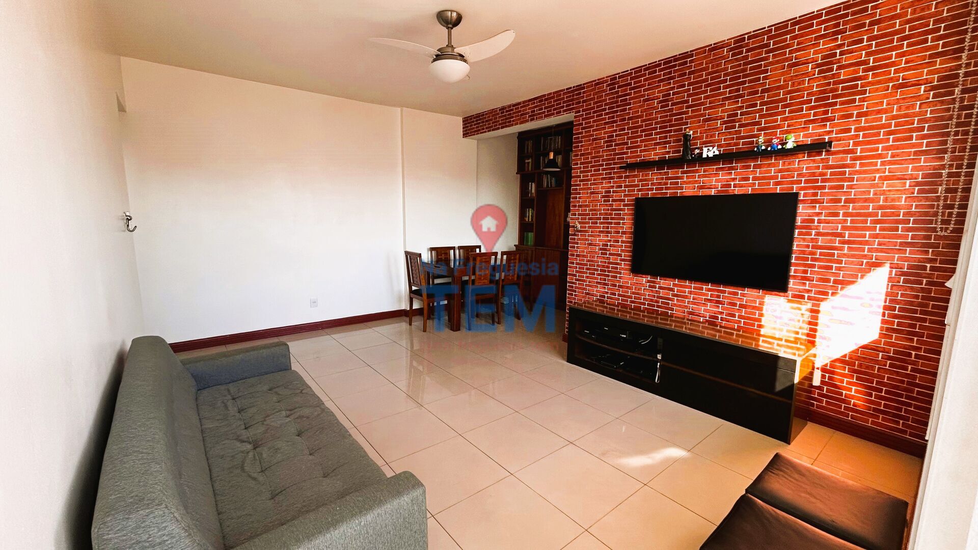 Apartamento à venda com 2 quartos, 75m² - Foto 3