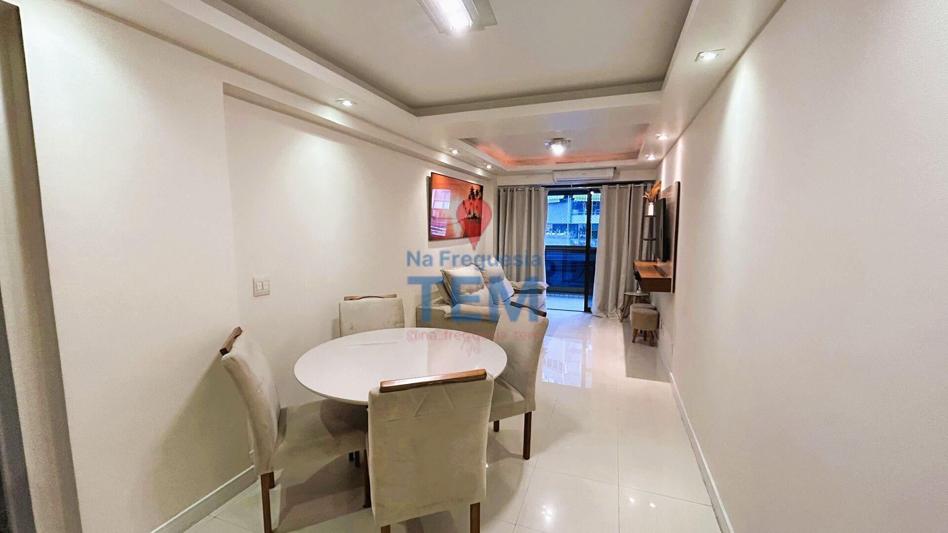 Apartamento para alugar com 3 quartos, 96m² - Foto 2