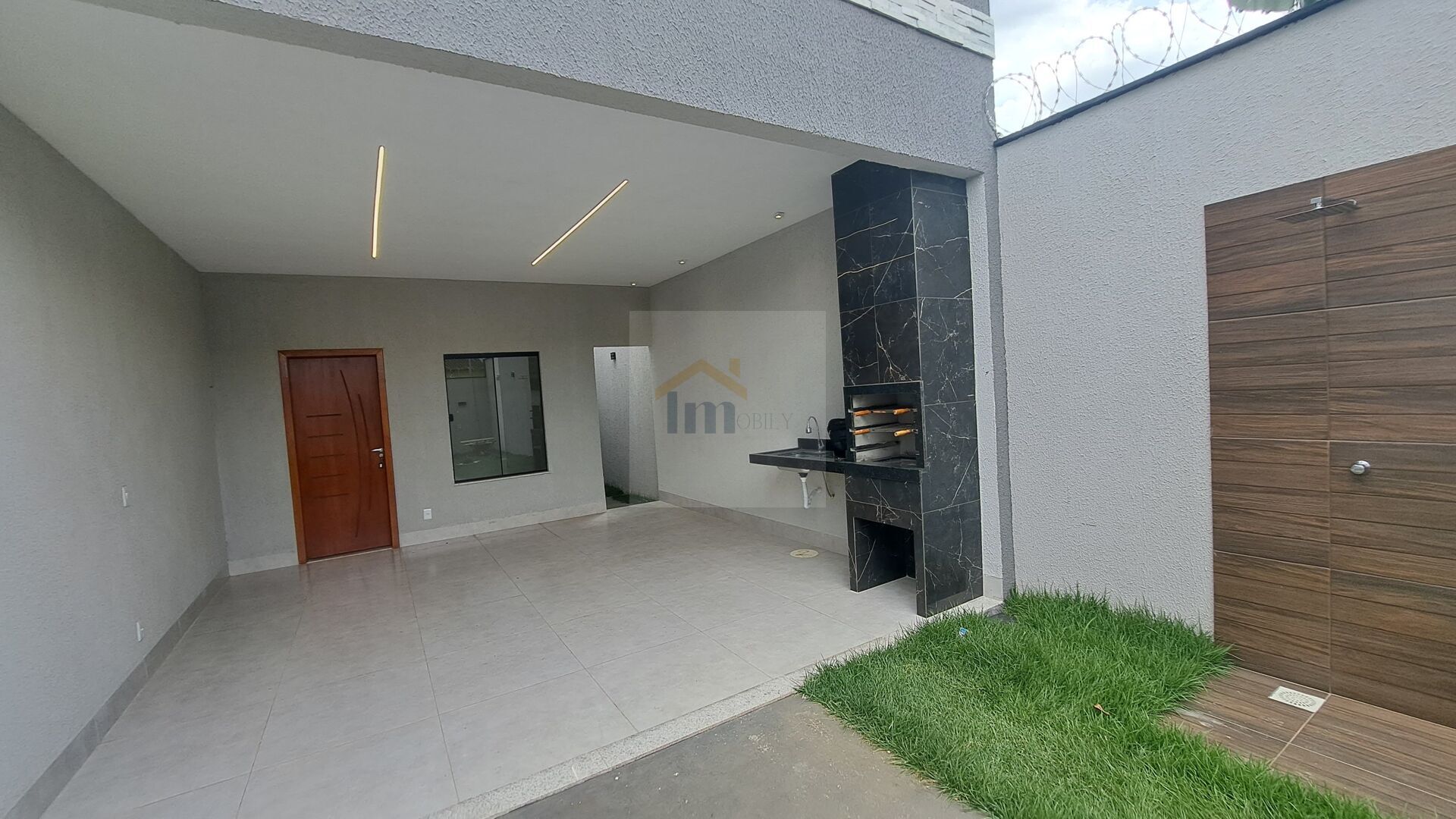 Casa à venda com 2 quartos, 84m² - Foto 1