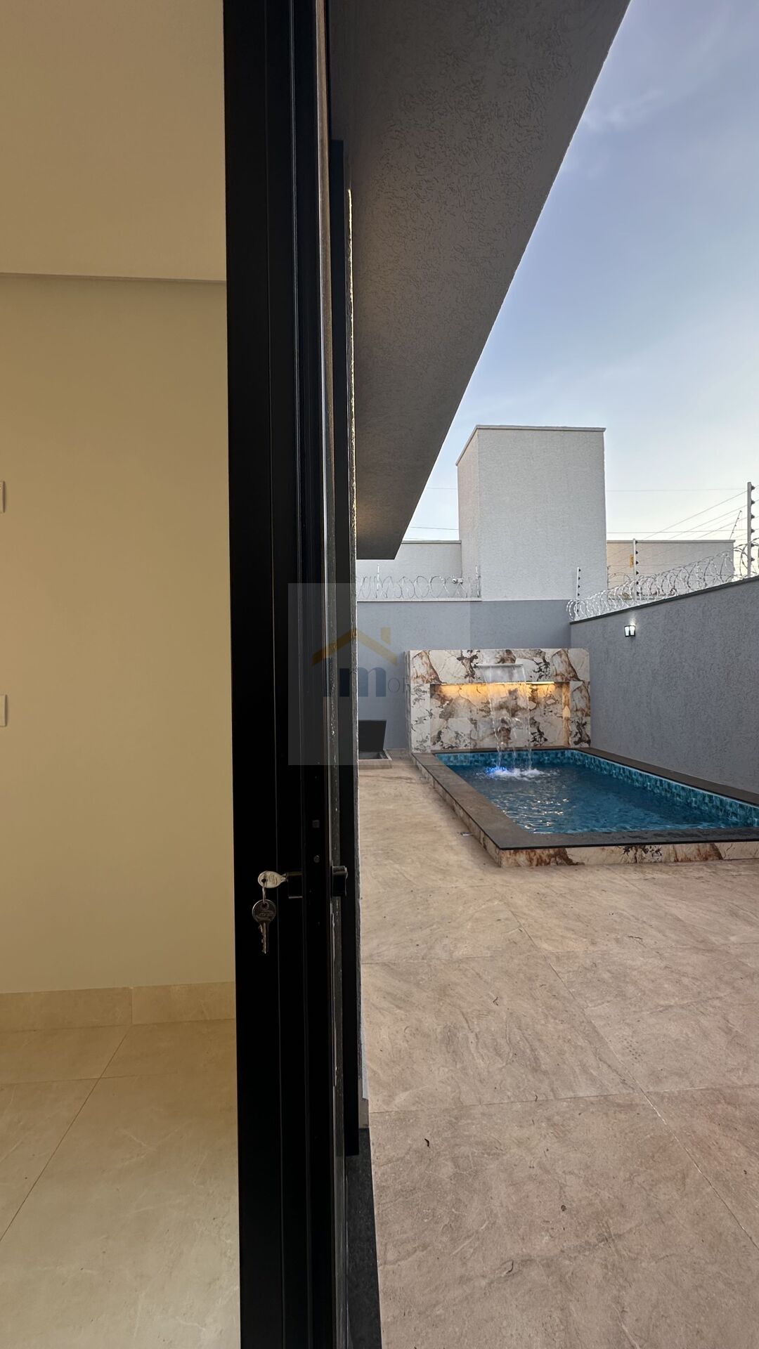 Casa à venda com 3 quartos, 161m² - Foto 2