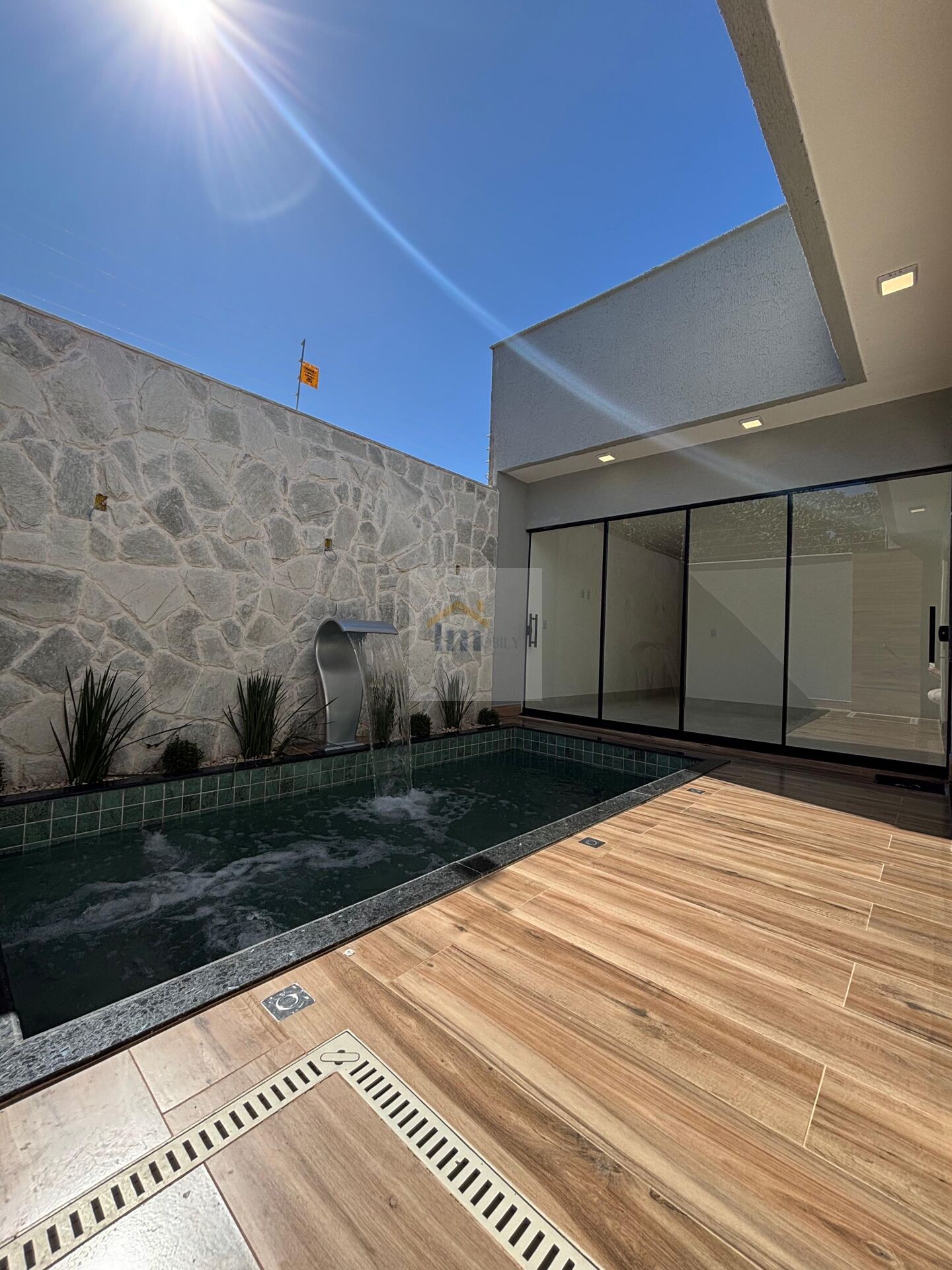 Casa à venda com 3 quartos, 136m² - Foto 2