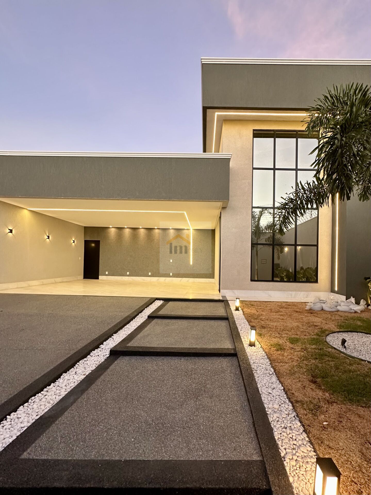 Casa à venda com 3 quartos, 200m² - Foto 1