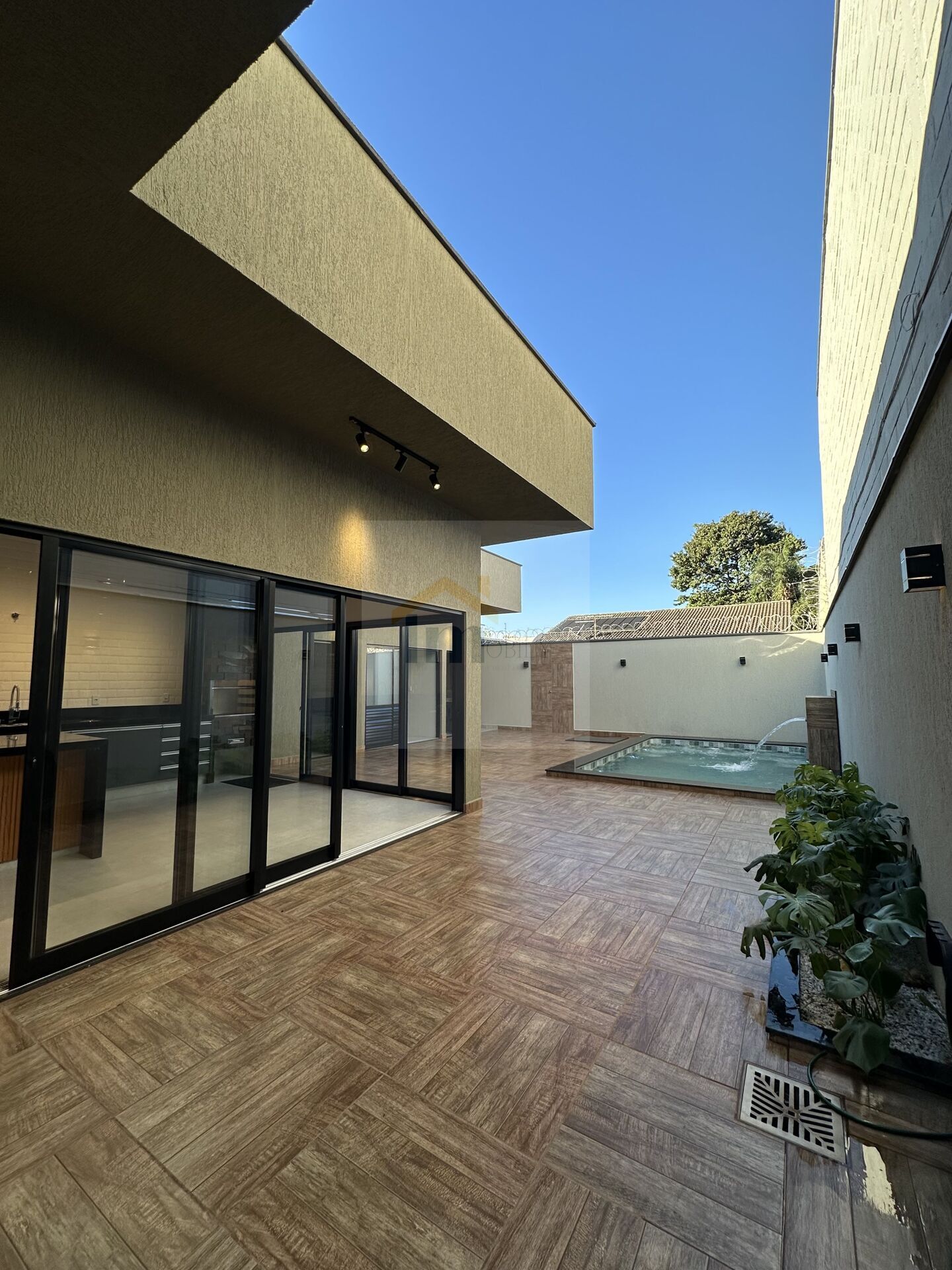 Casa à venda com 3 quartos, 213m² - Foto 4