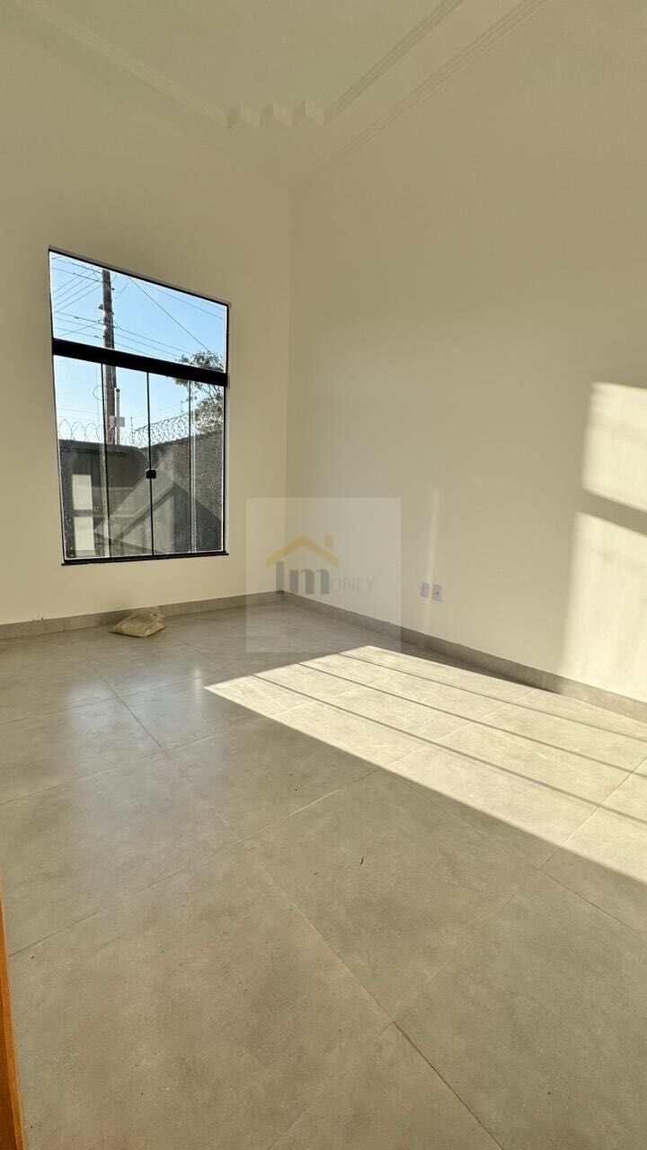 Casa à venda com 3 quartos, 121m² - Foto 2