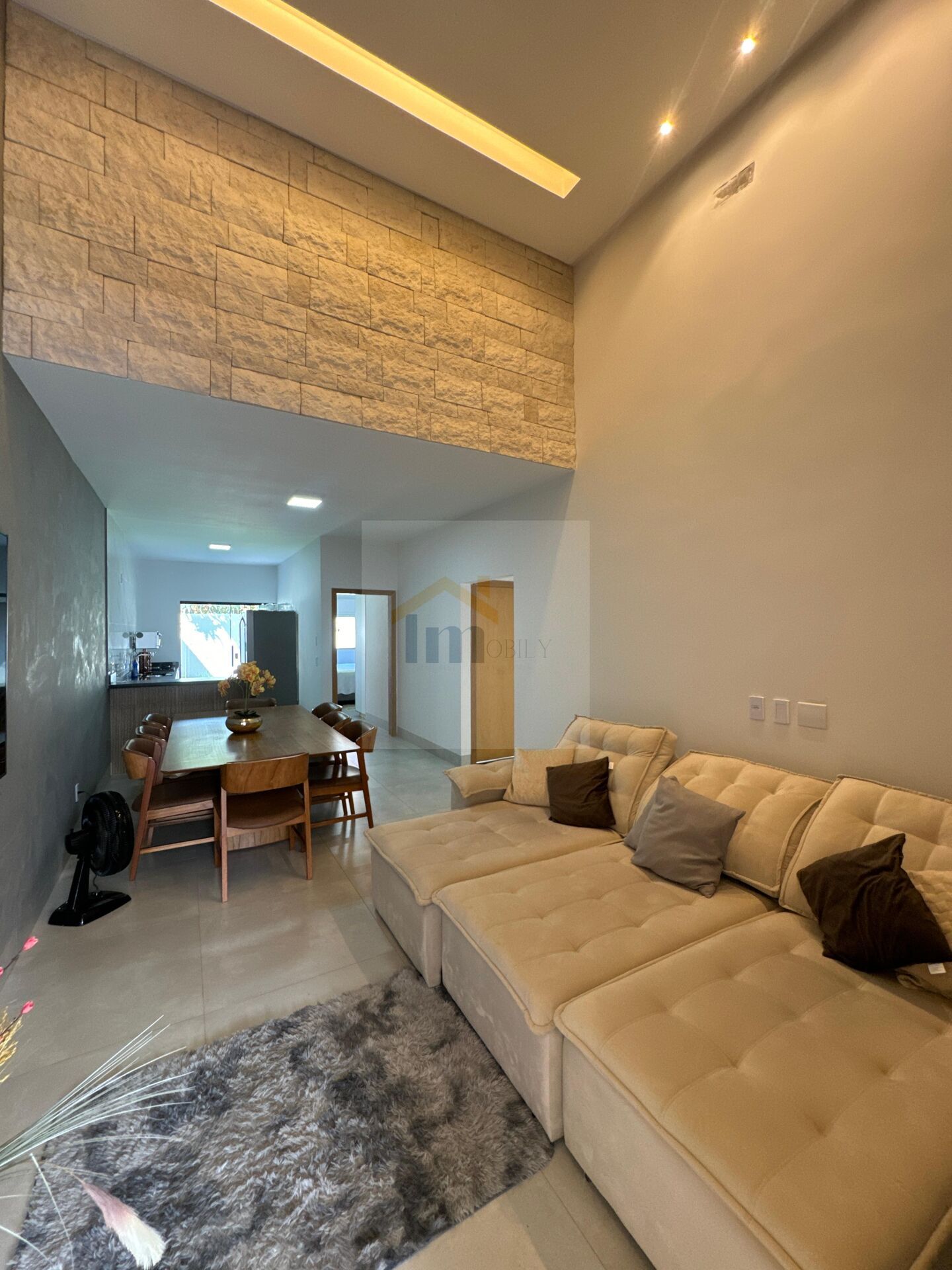 Casa à venda com 3 quartos, 120m² - Foto 1