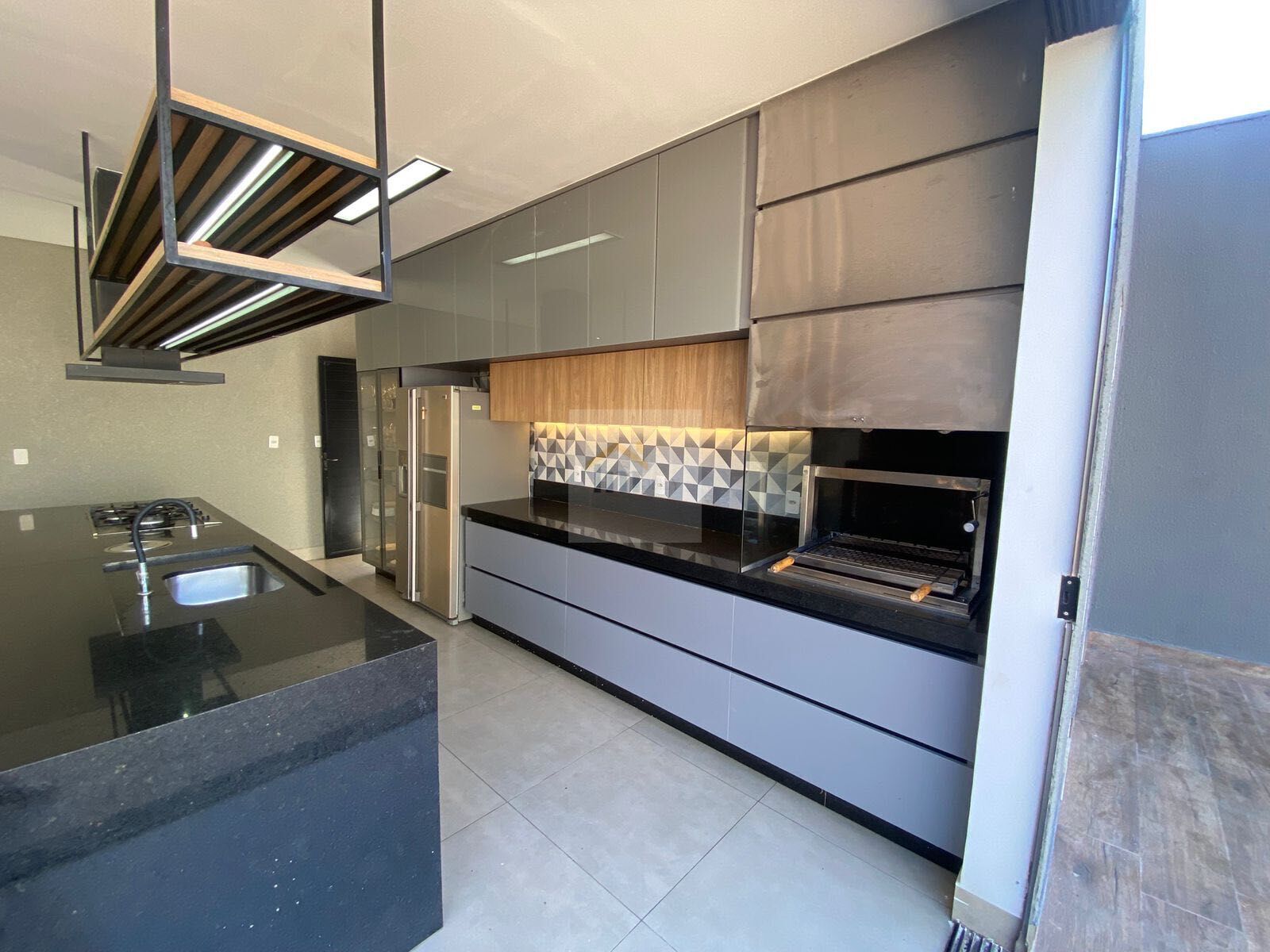 Casa à venda com 4 quartos, 200m² - Foto 6