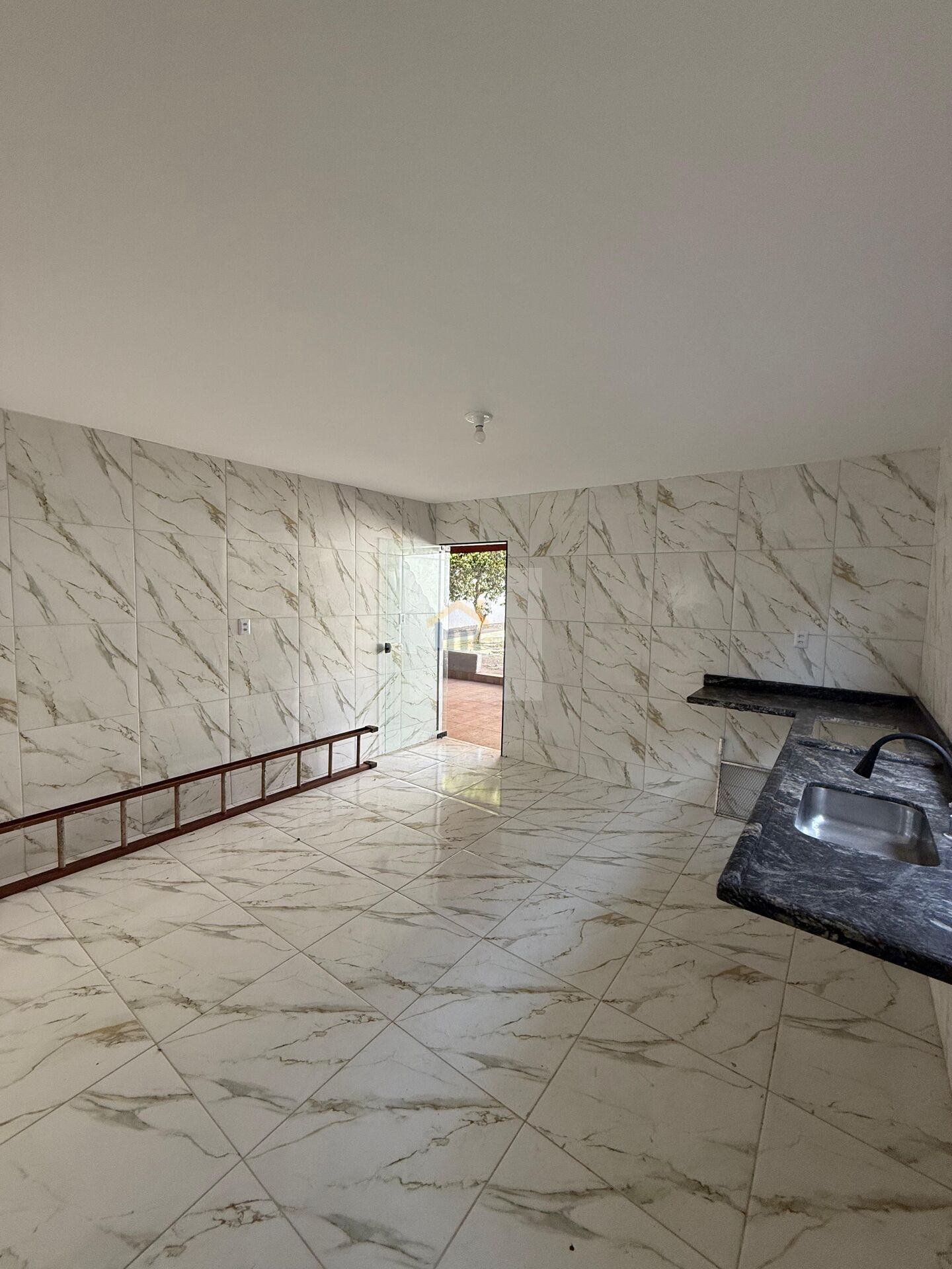 Casa à venda com 3 quartos, 182m² - Foto 4
