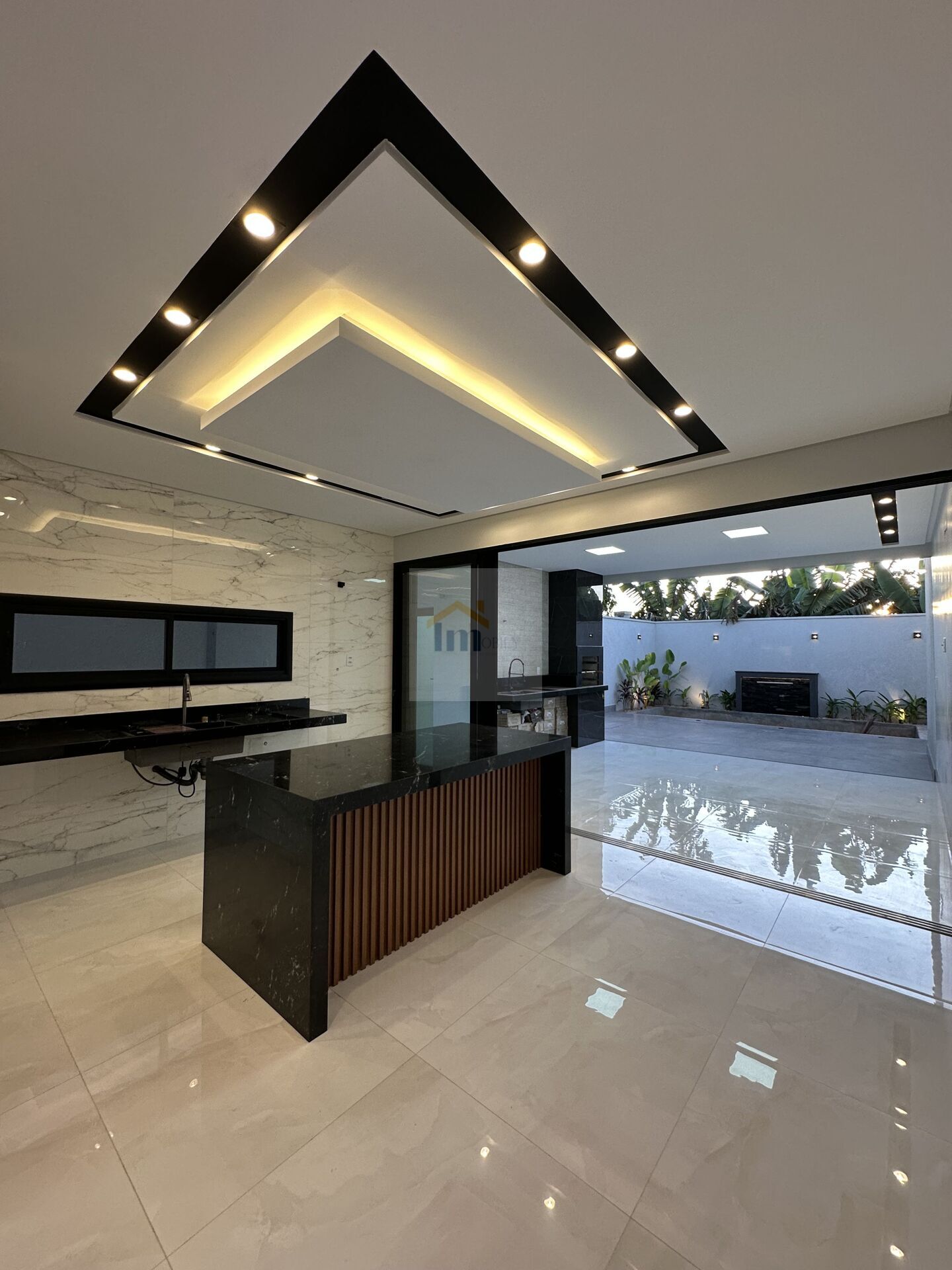 Casa à venda com 3 quartos, 180m² - Foto 1