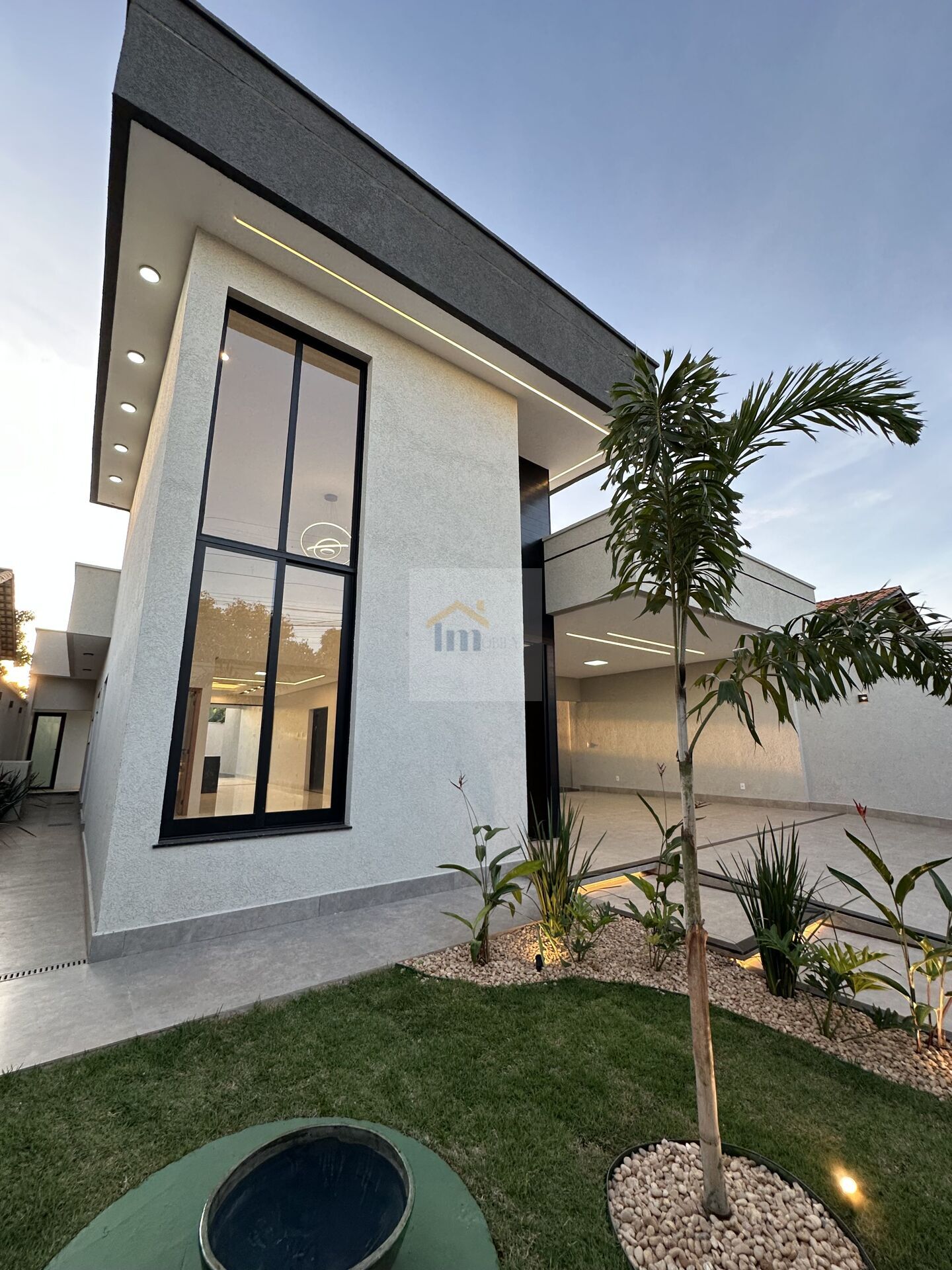 Casa à venda com 3 quartos, 180m² - Foto 2