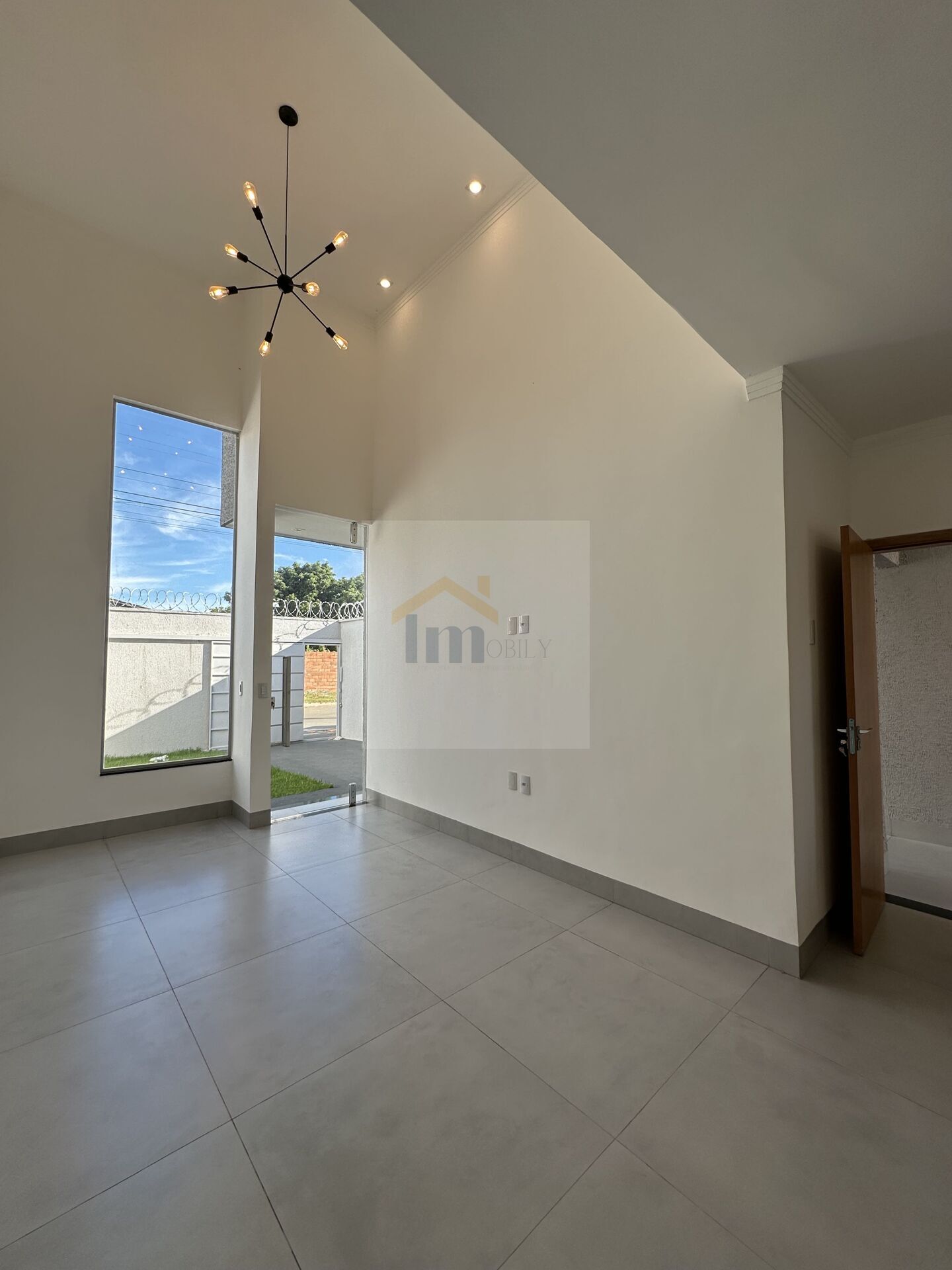 Casa à venda com 3 quartos, 116m² - Foto 2