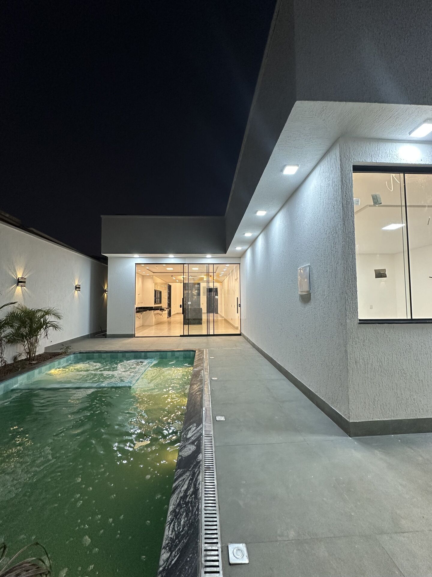 Casa à venda com 4 quartos, 200m² - Foto 3