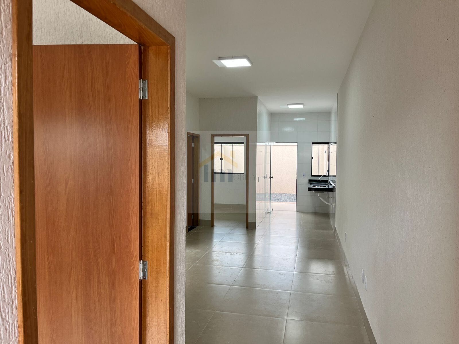 Casa à venda com 2 quartos, 73m² - Foto 2