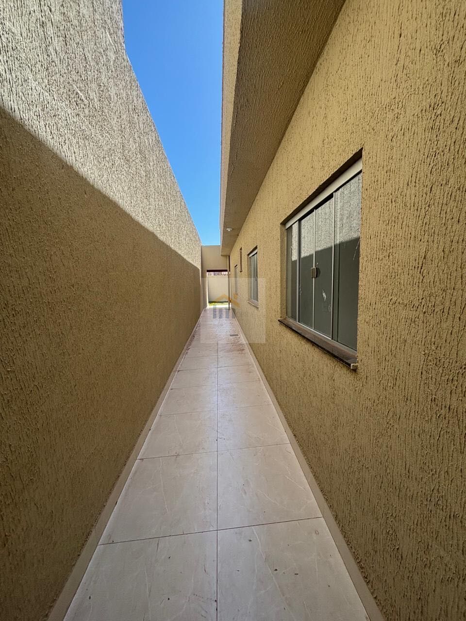 Casa à venda com 3 quartos, 108m² - Foto 4