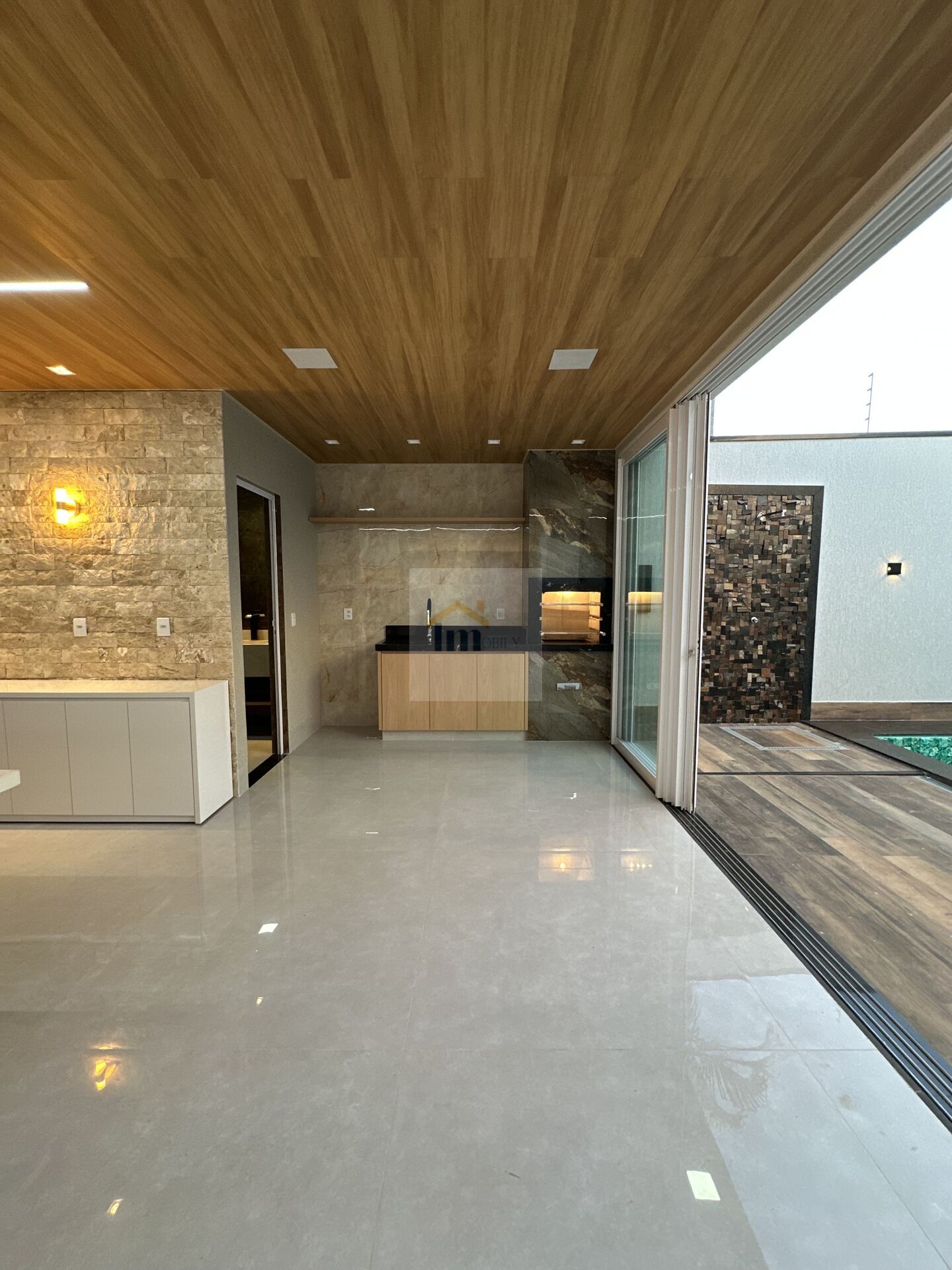 Casa à venda com 3 quartos, 230m² - Foto 4