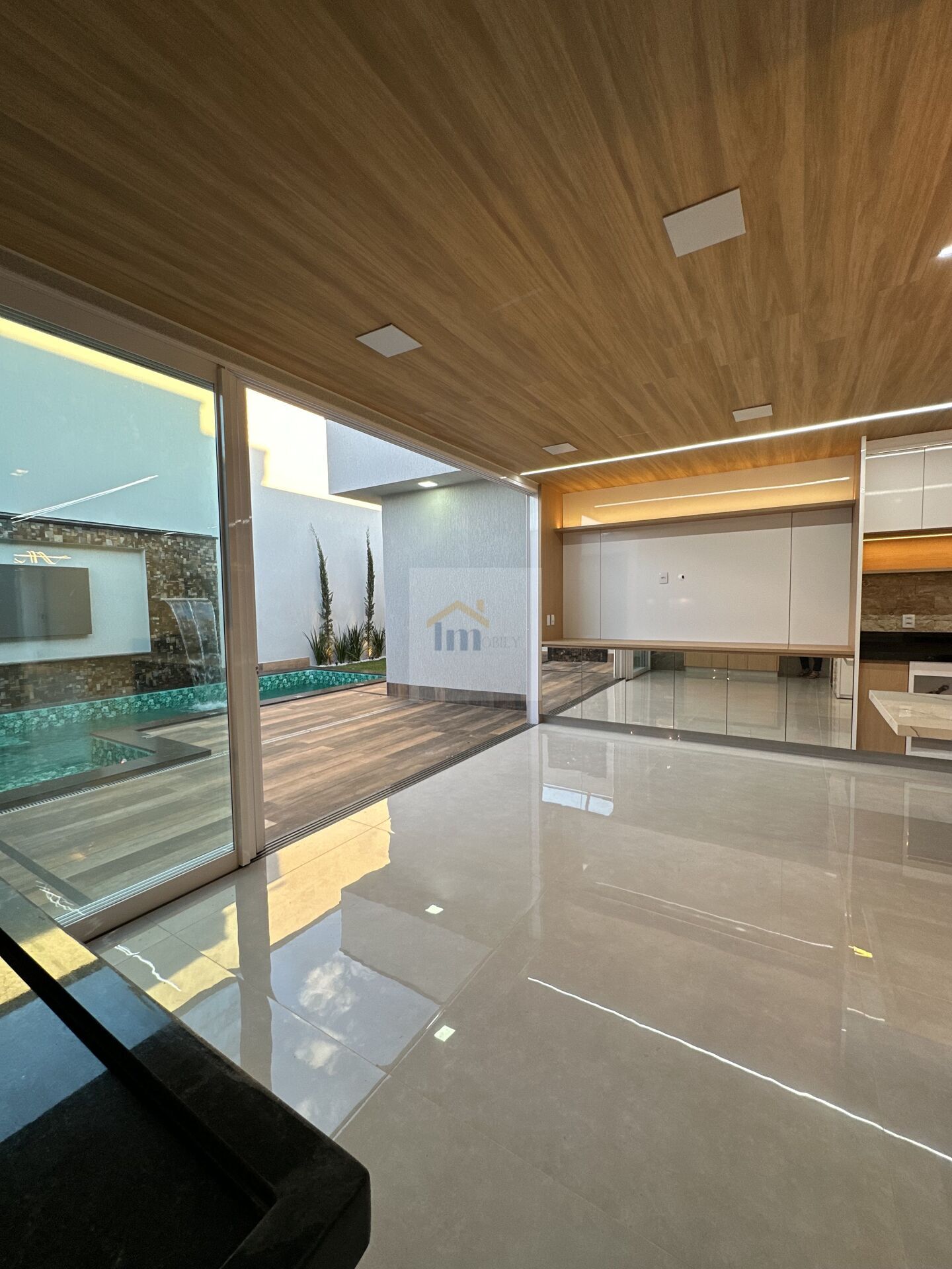 Casa à venda com 3 quartos, 230m² - Foto 11