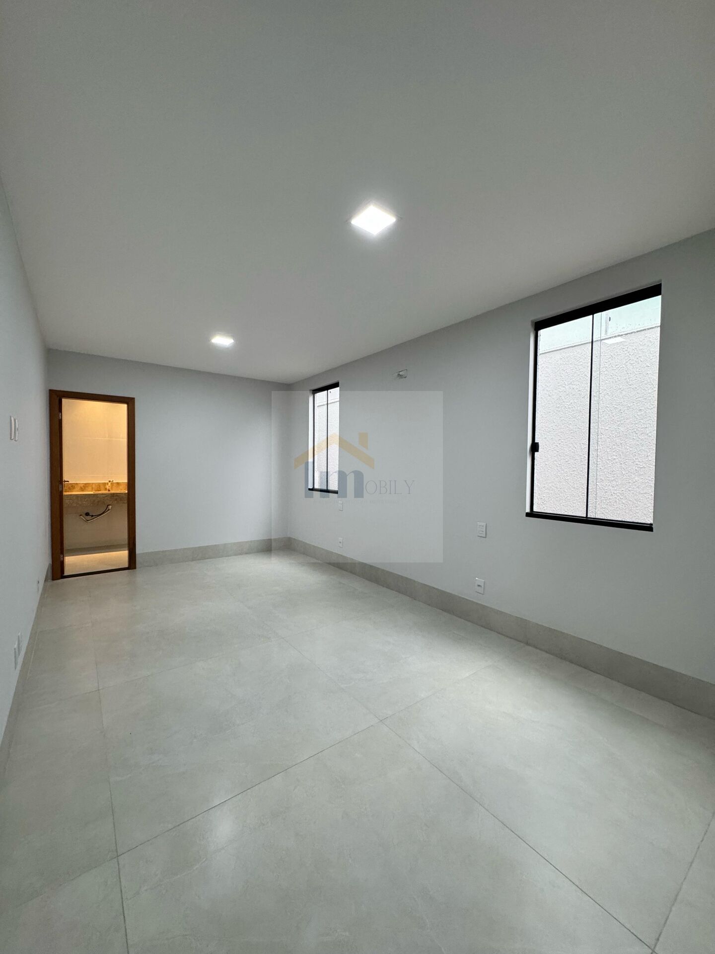 Casa à venda com 4 quartos, 290m² - Foto 11