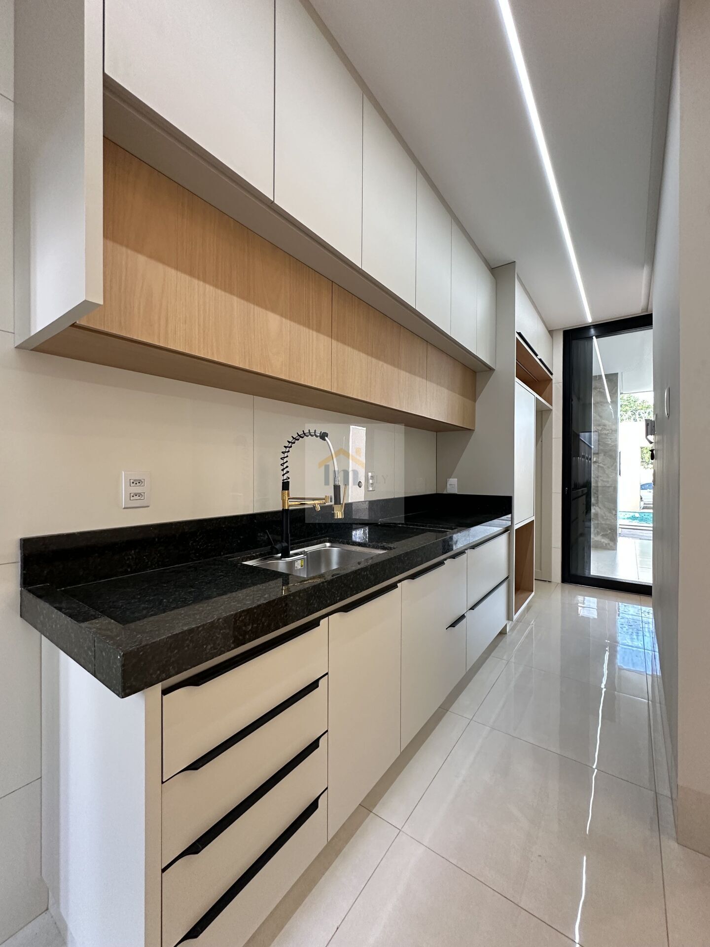Casa à venda com 3 quartos, 138m² - Foto 4