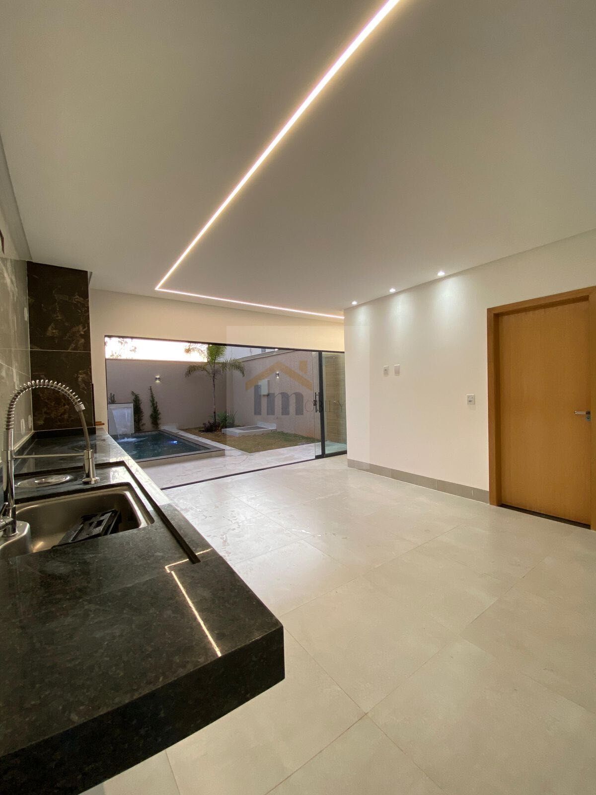 Casa à venda com 3 quartos, 167m² - Foto 3