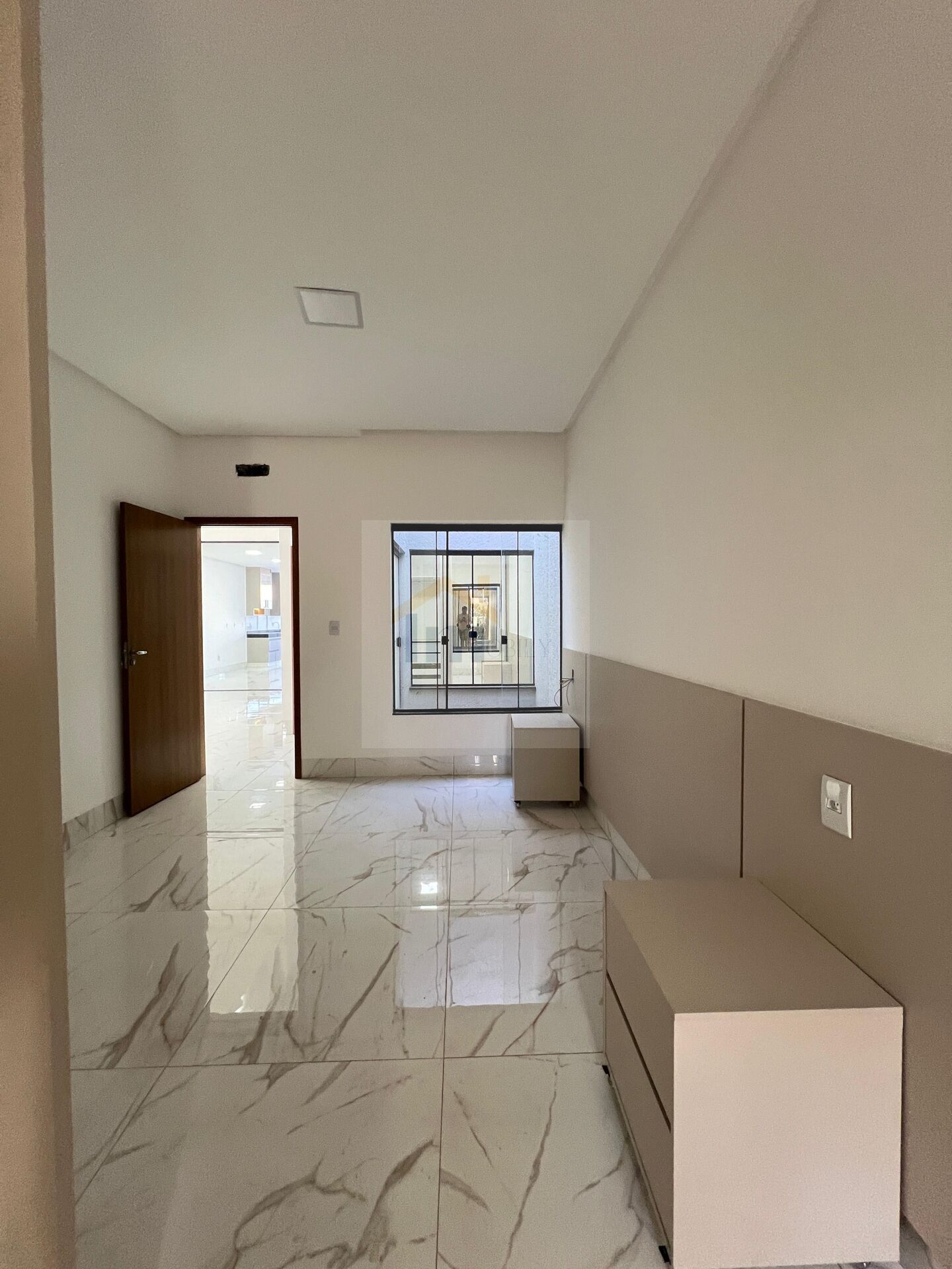 Casa à venda com 3 quartos, 170m² - Foto 2