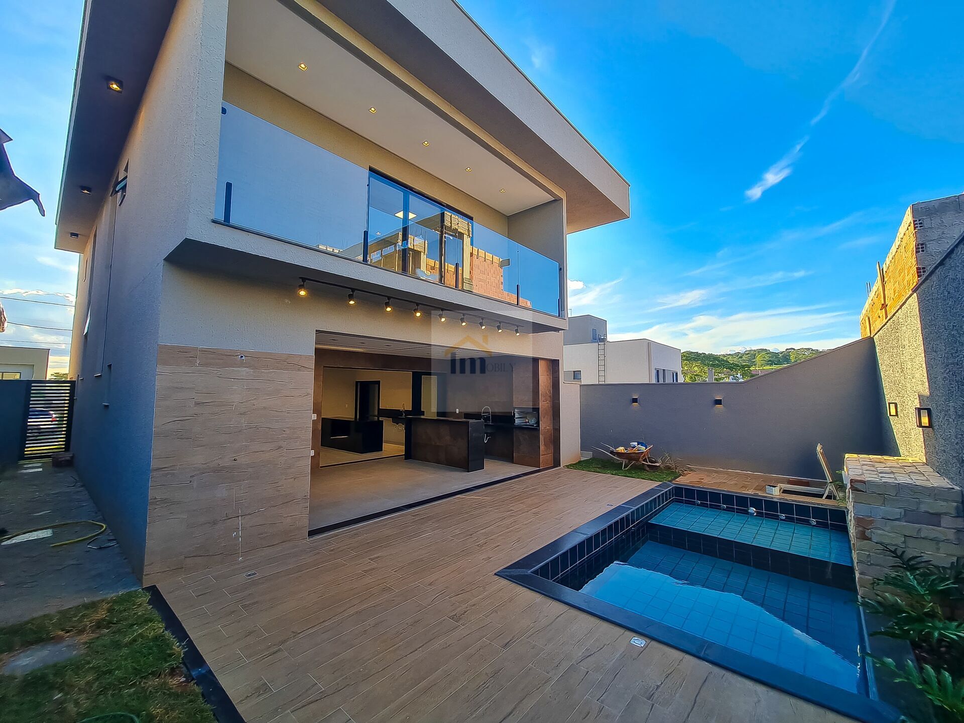 Casa, 3 quartos, 228 m² - Foto 1