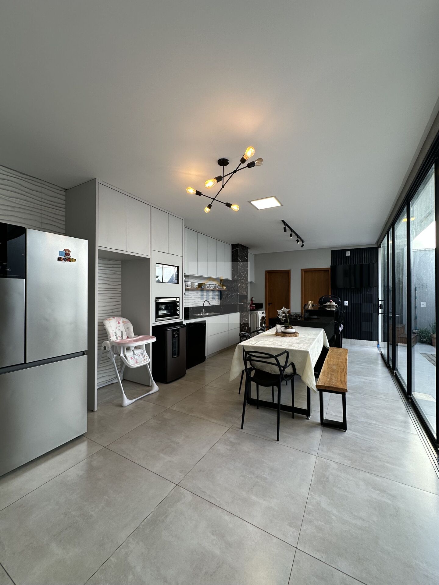 Casa à venda com 3 quartos, 185m² - Foto 11