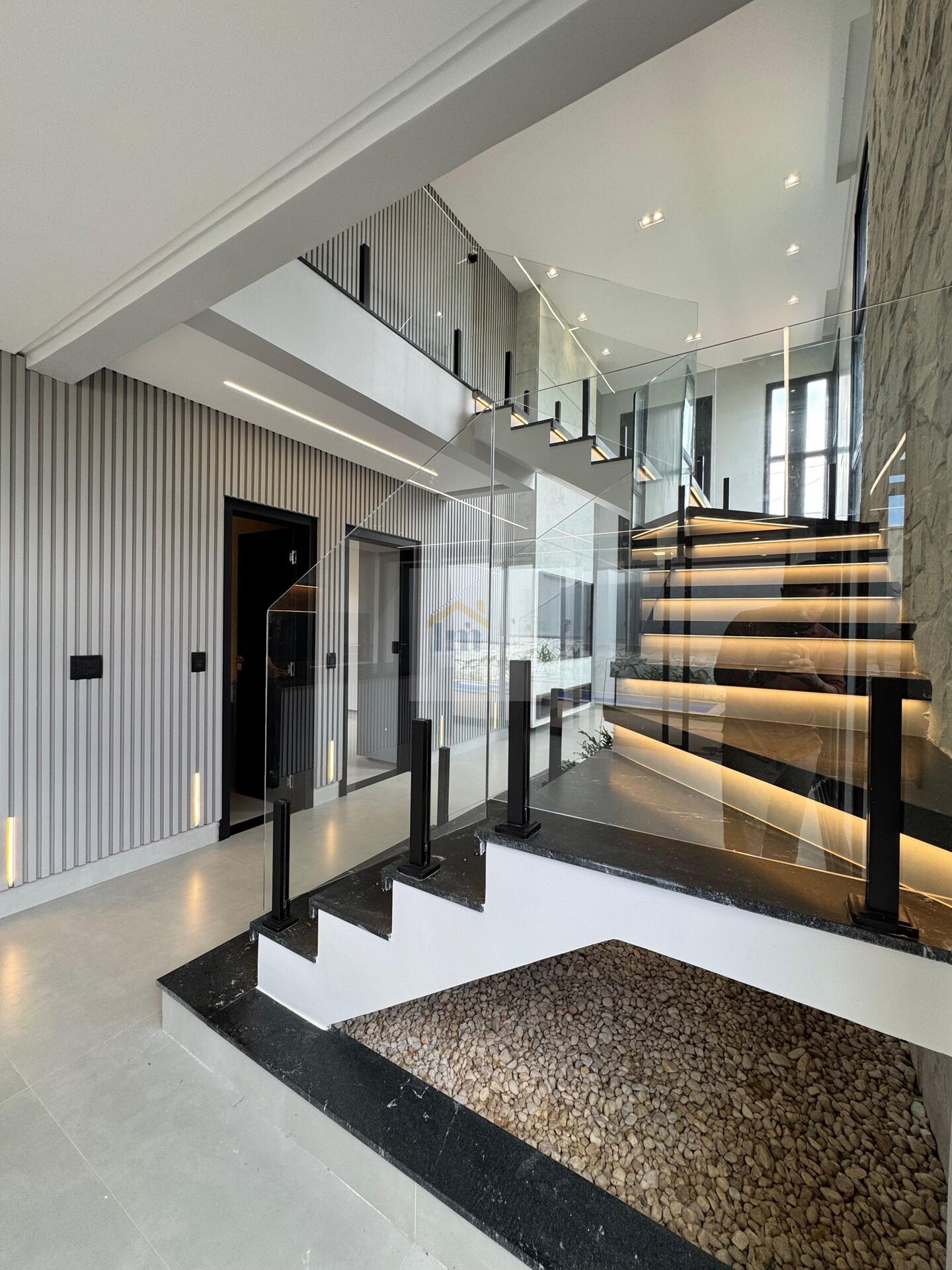 Casa, 4 quartos, 218 m² - Foto 1