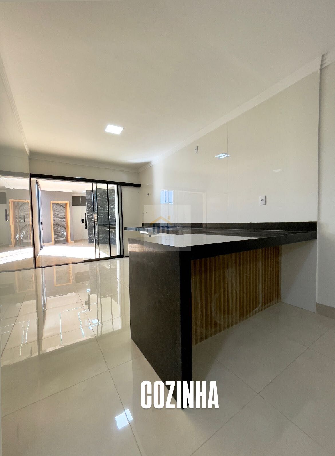 Casa à venda com 3 quartos, 136m² - Foto 2
