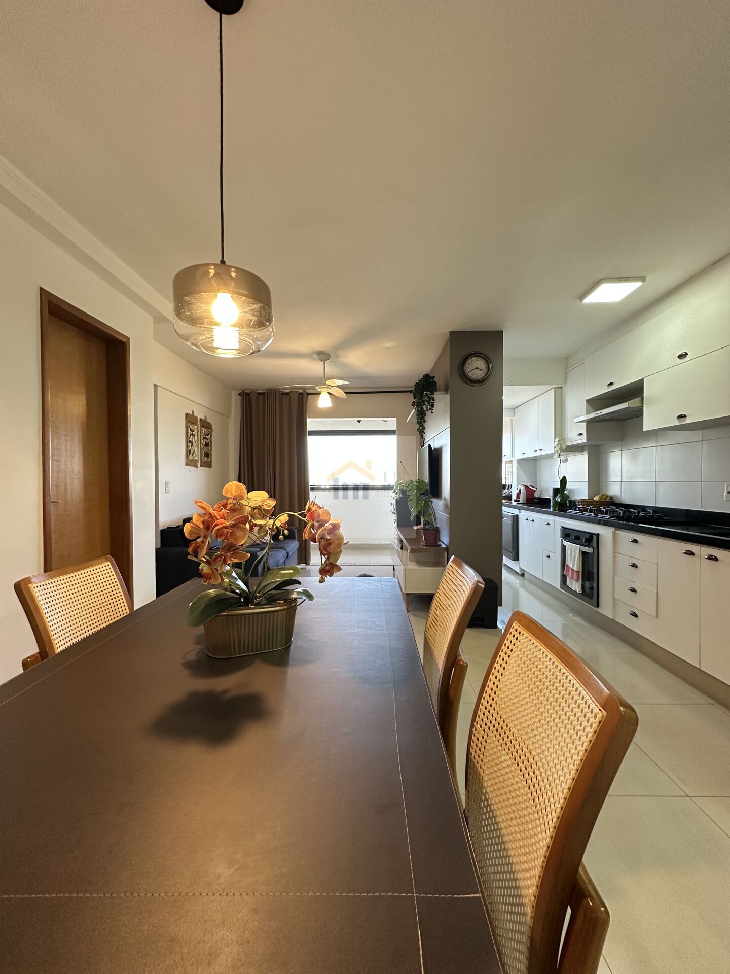 Apartamento à venda com 3 quartos, 75m² - Foto 1
