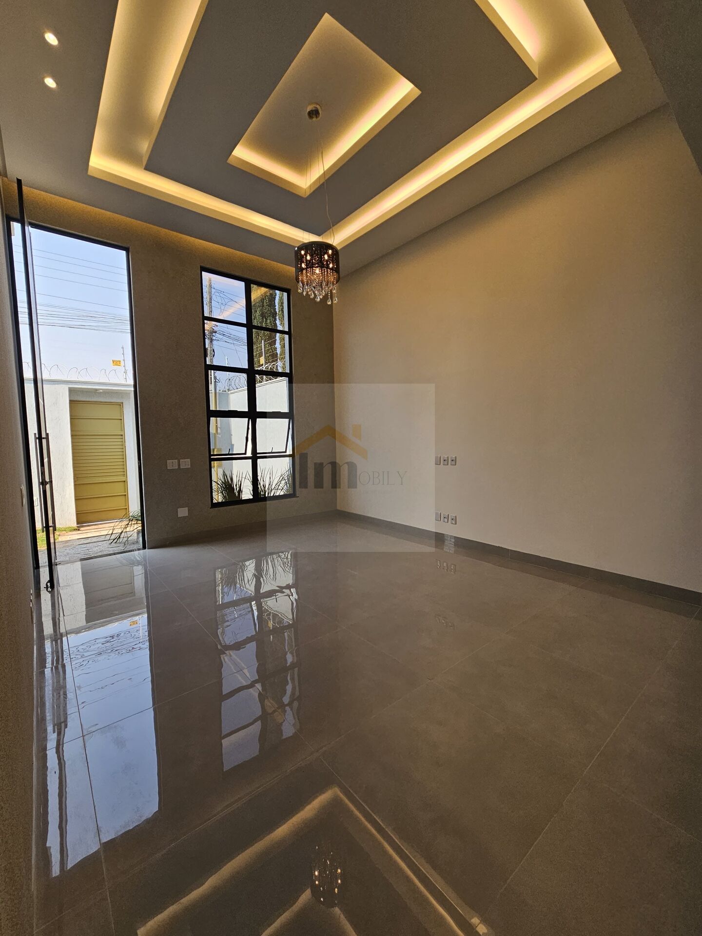 Casa à venda com 3 quartos, 202m² - Foto 2