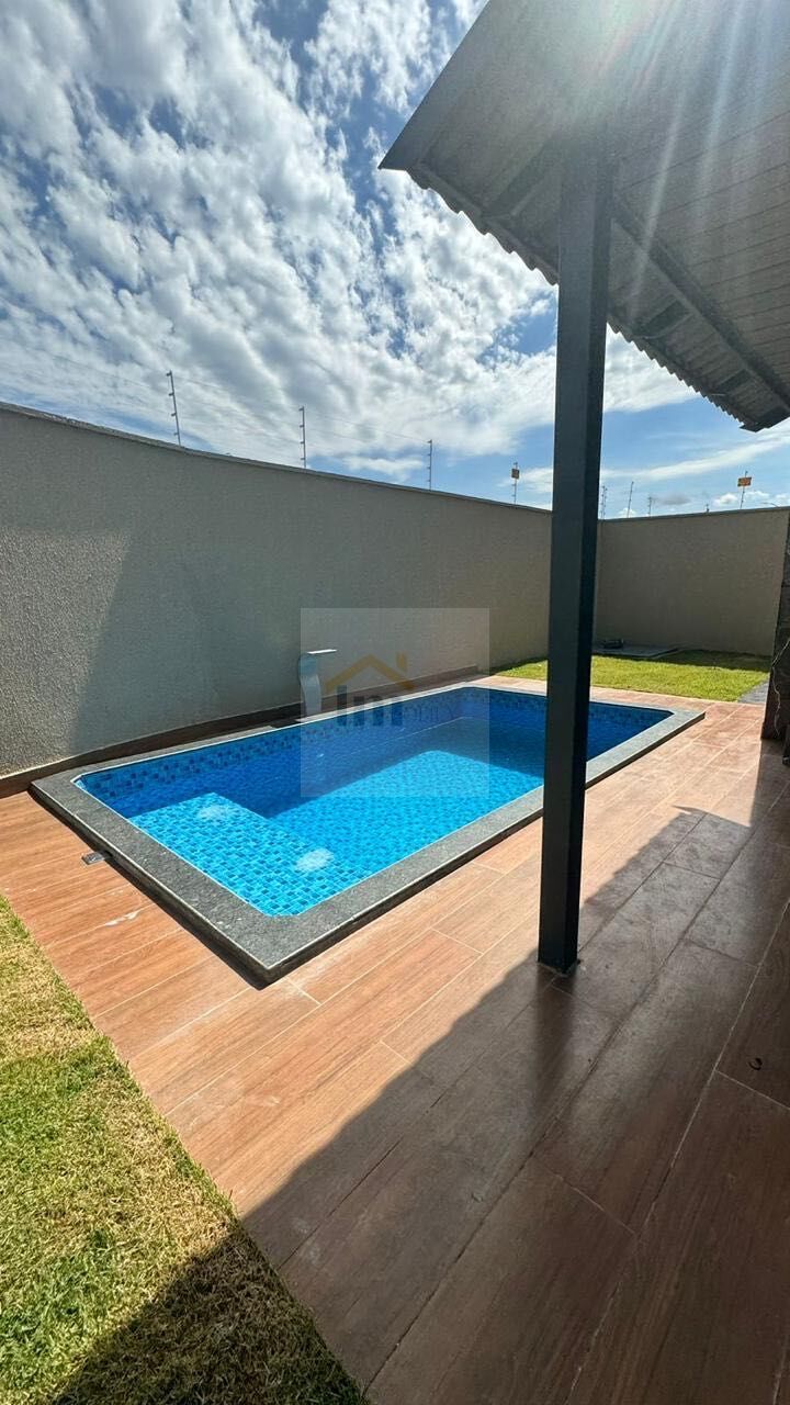 Casa à venda com 3 quartos, 104m² - Foto 1