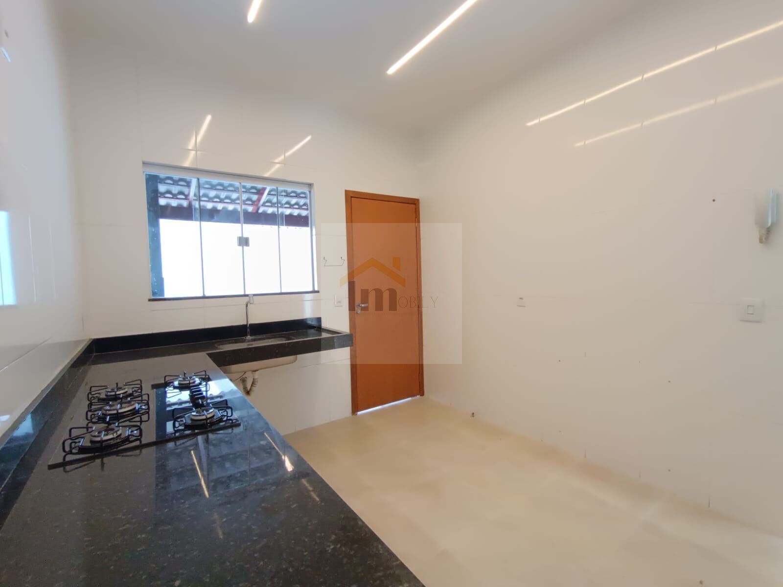 Casa à venda com 3 quartos, 139m² - Foto 2