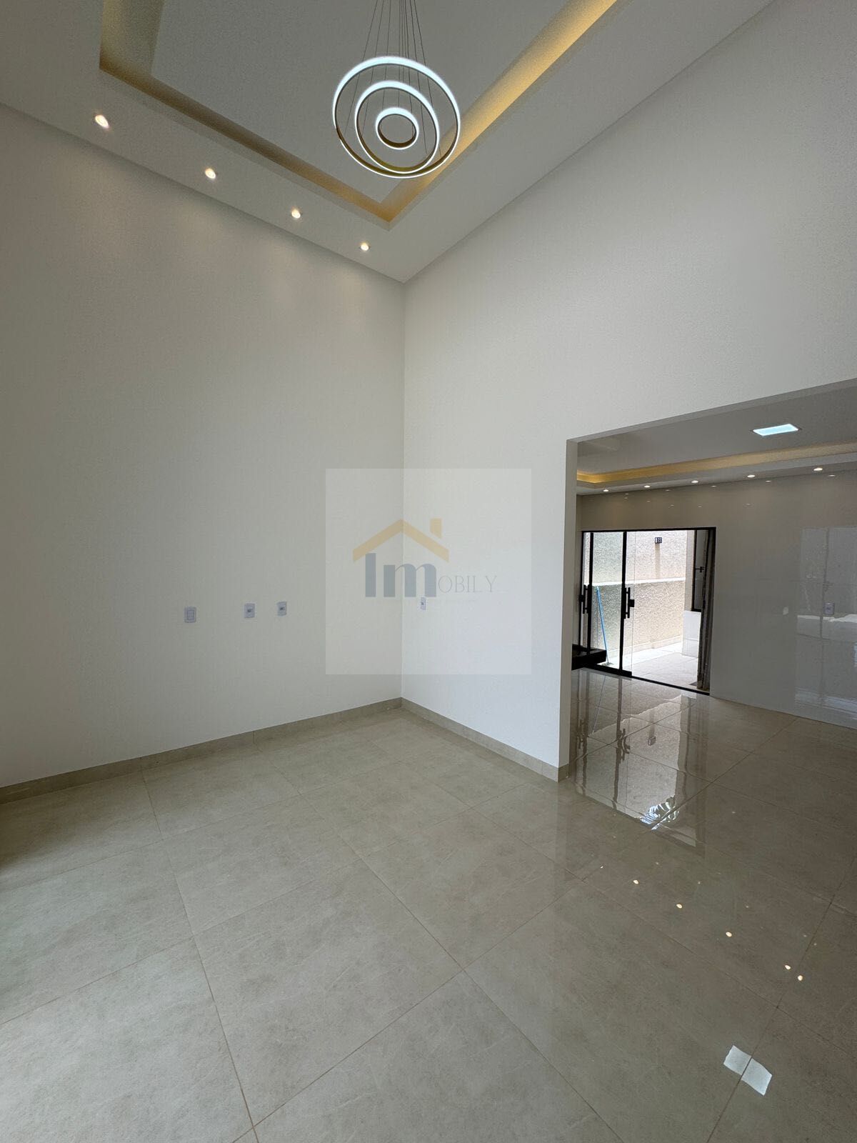 Casa à venda com 3 quartos, 118m² - Foto 1