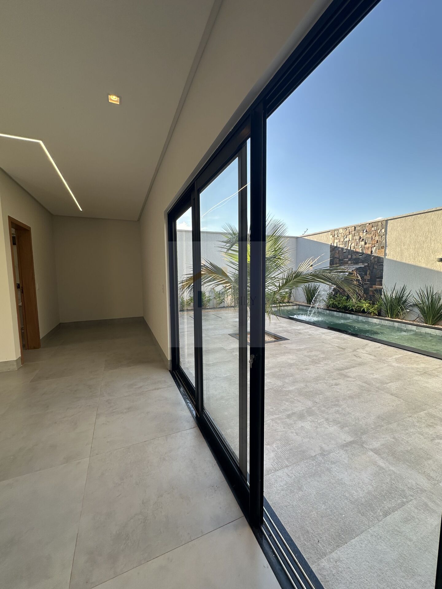 Casa à venda com 4 quartos, 219m² - Foto 12