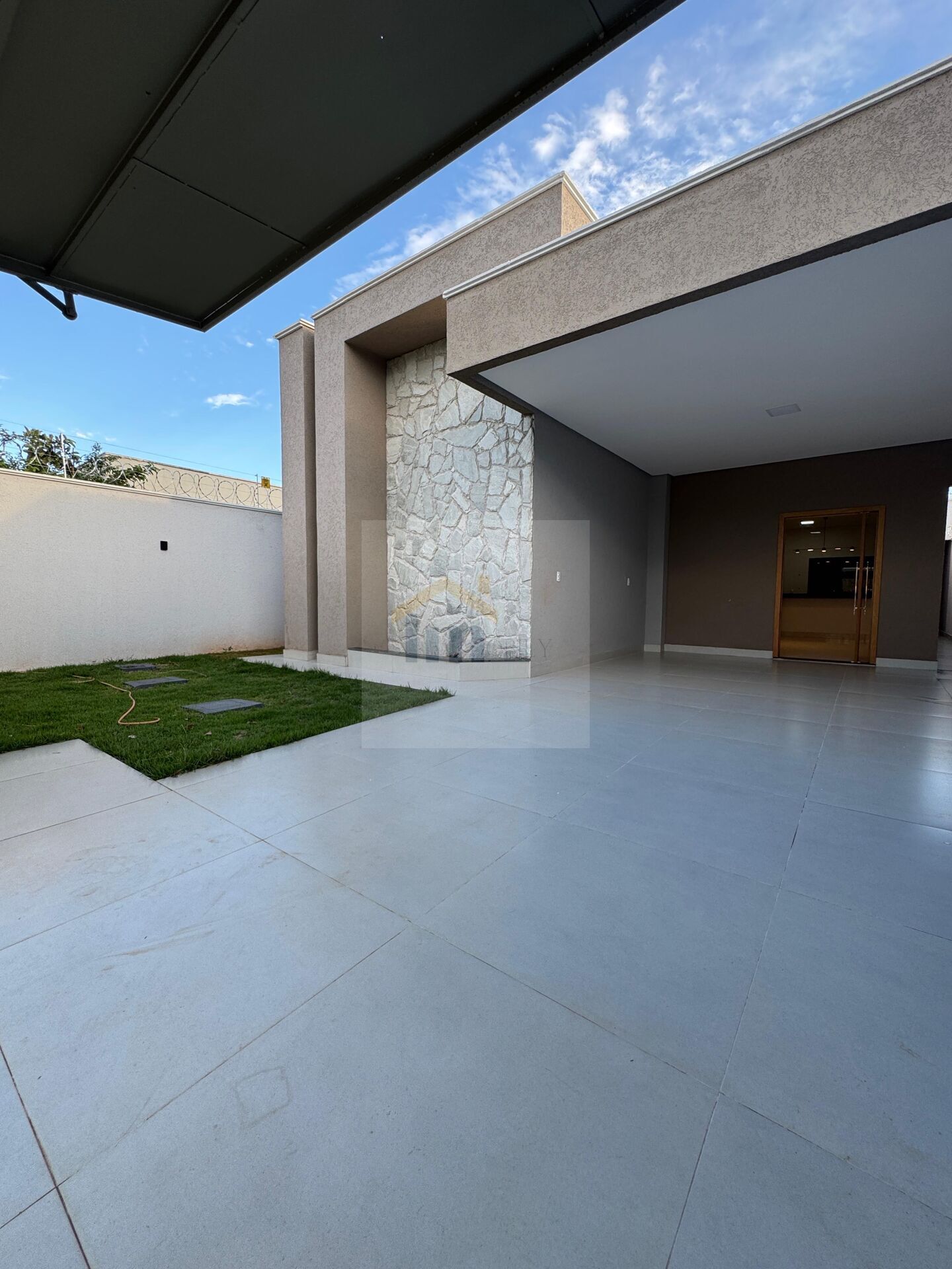 Casa à venda com 3 quartos, 125m² - Foto 1