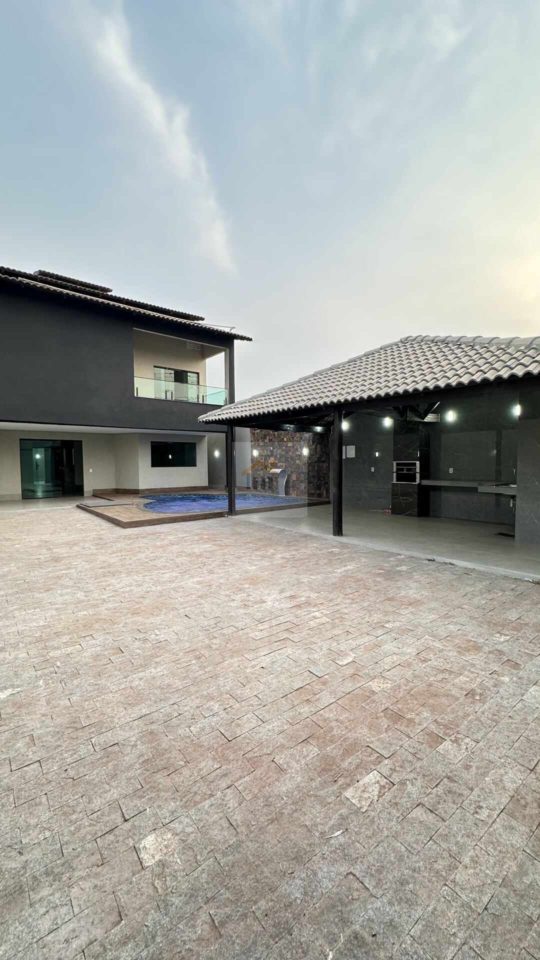 Casa, 3 quartos, 253 m² - Foto 2