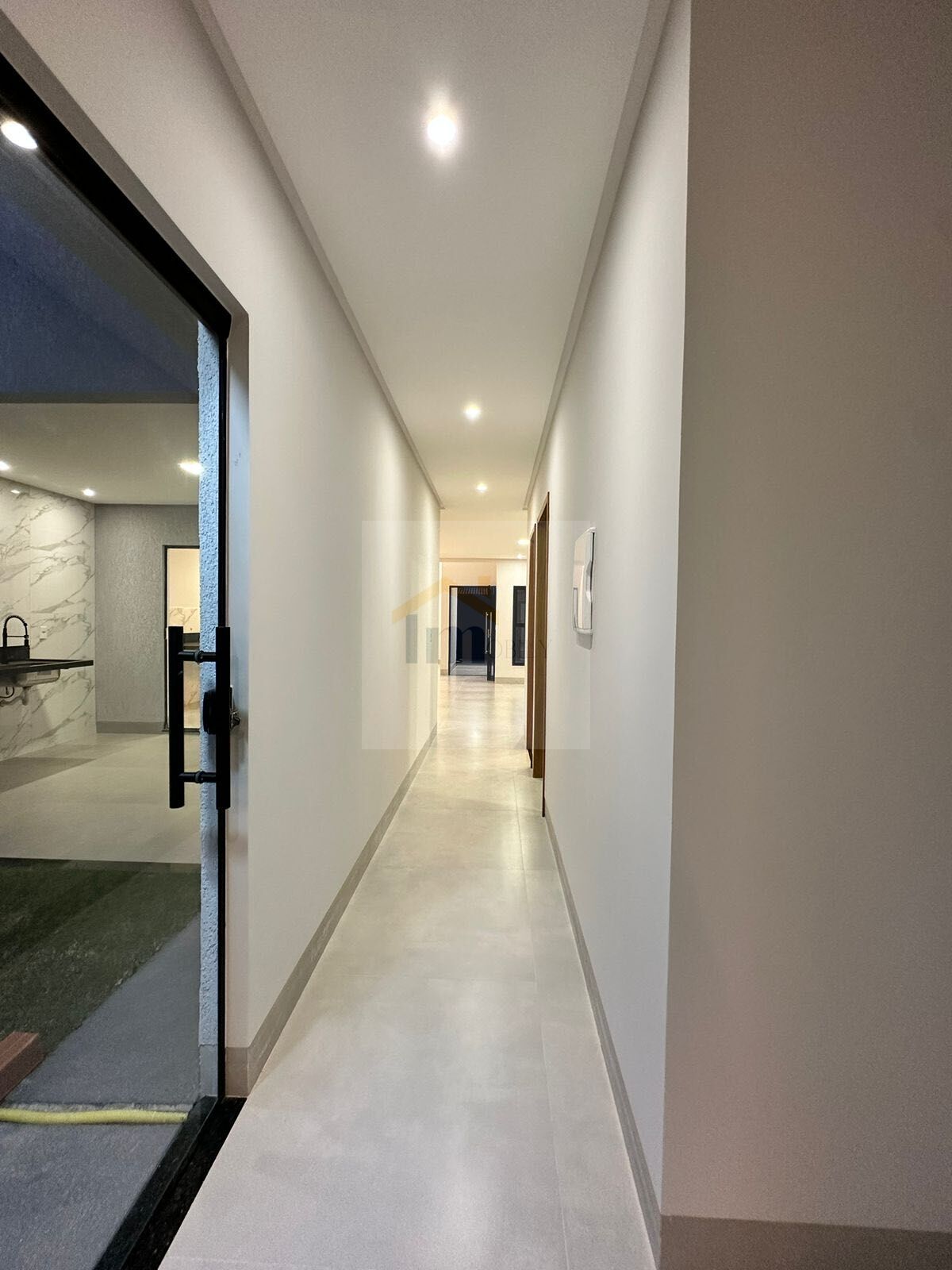 Casa à venda com 3 quartos, 165m² - Foto 2