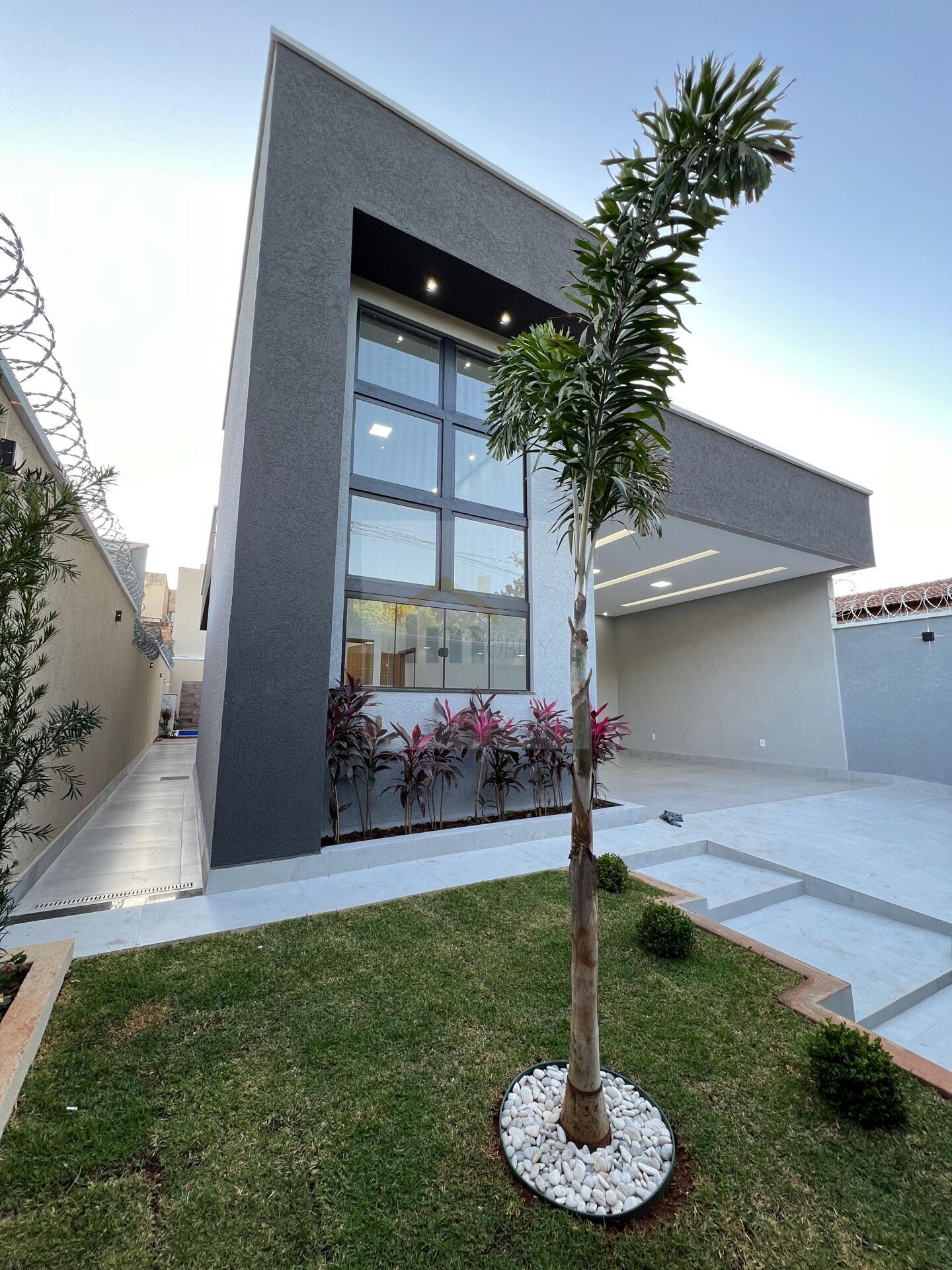 Casa à venda com 3 quartos, 156m² - Foto 2