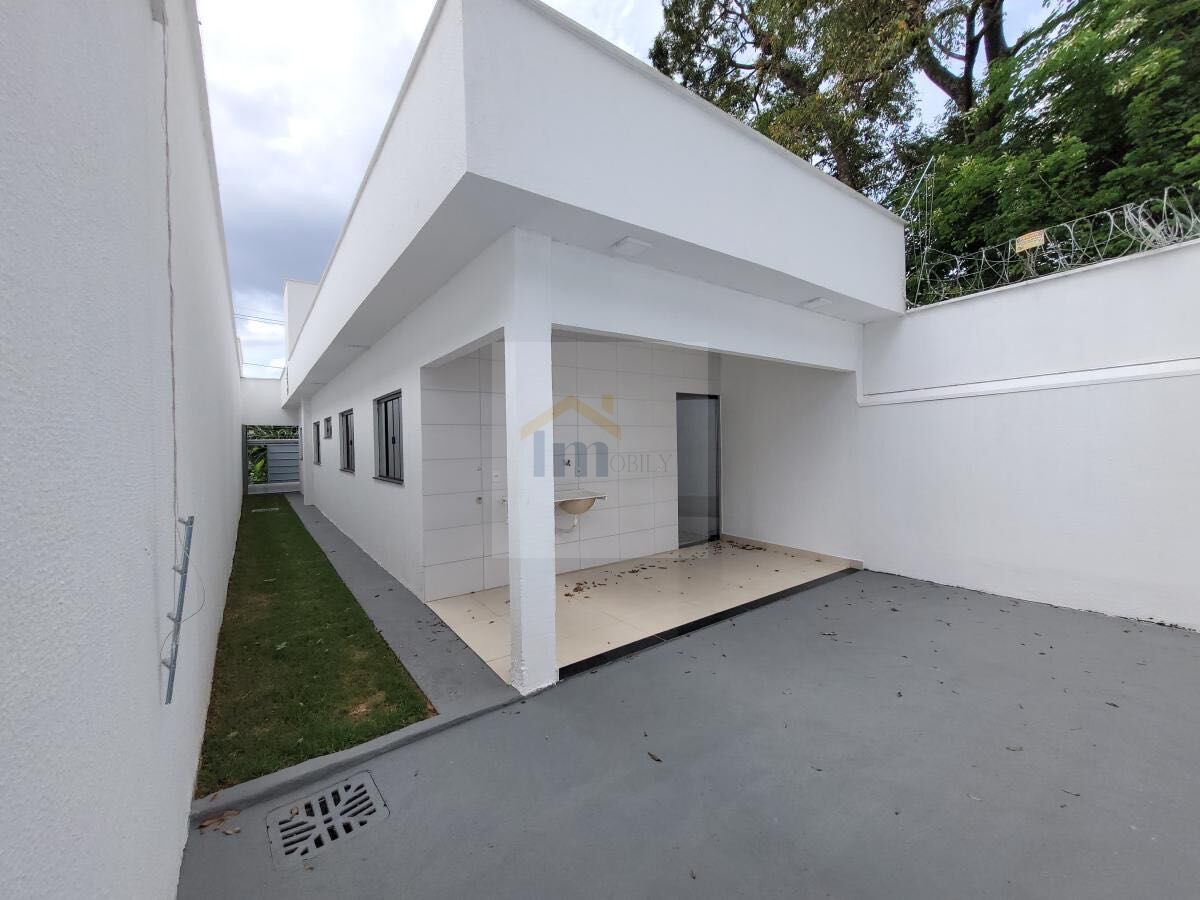 Casa à venda com 3 quartos, 115m² - Foto 2