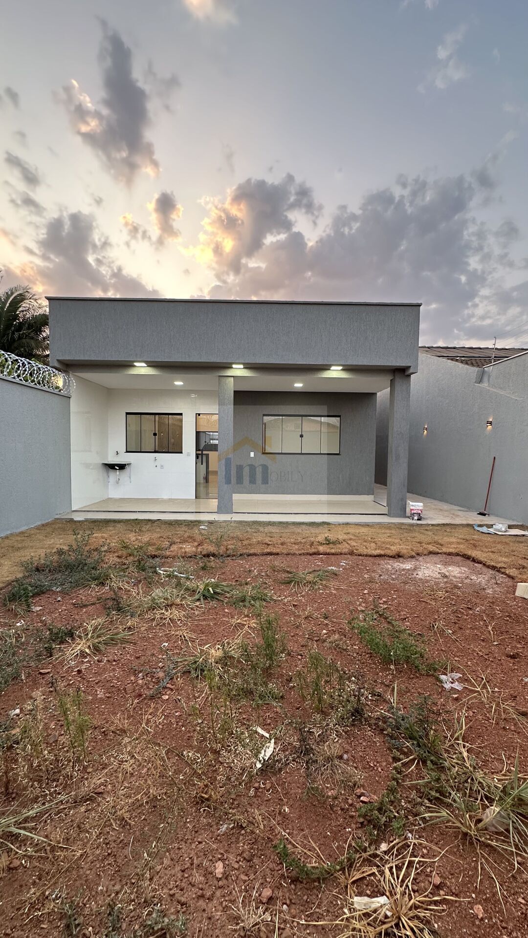 Casa à venda com 3 quartos, 117m² - Foto 2