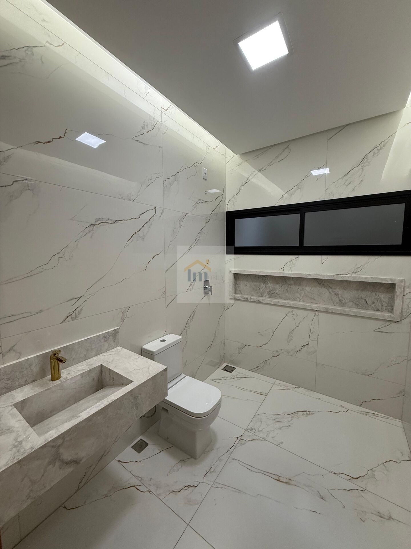 Casa à venda com 3 quartos, 218m² - Foto 11
