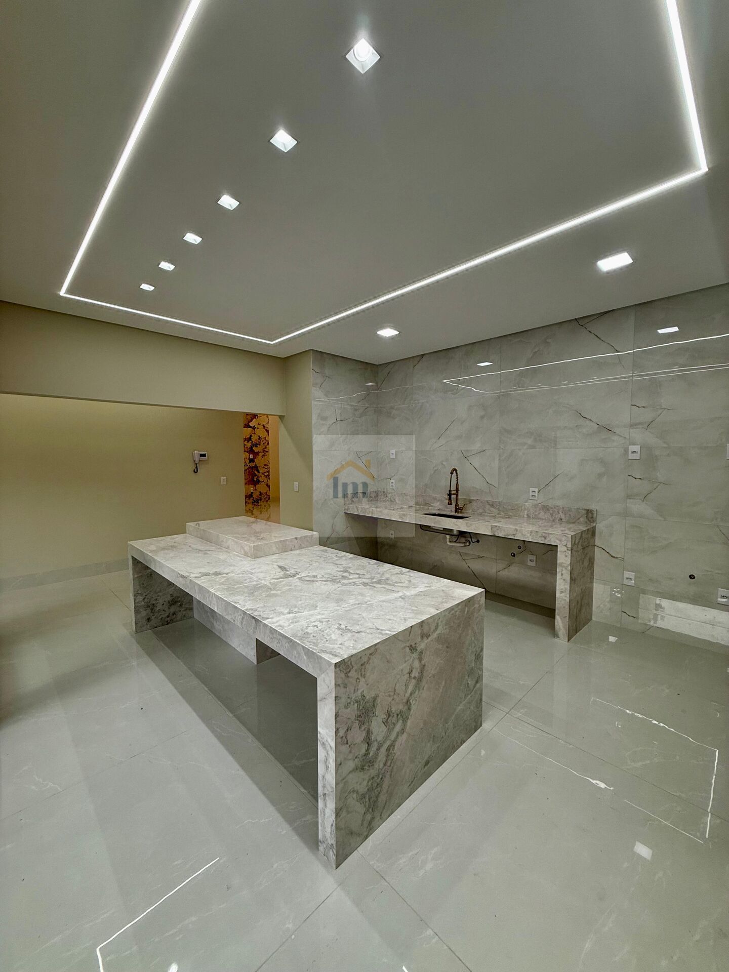 Casa à venda com 3 quartos, 218m² - Foto 9