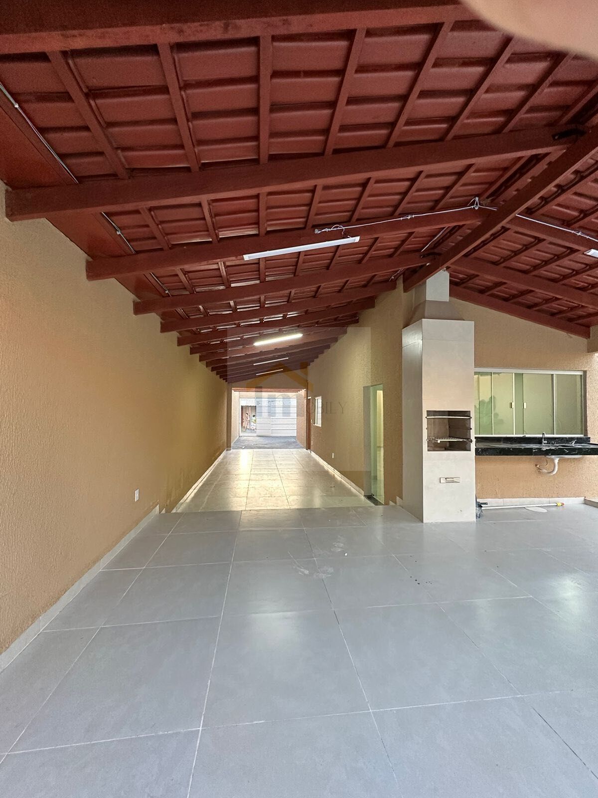 Casa à venda com 4 quartos, 185m² - Foto 2