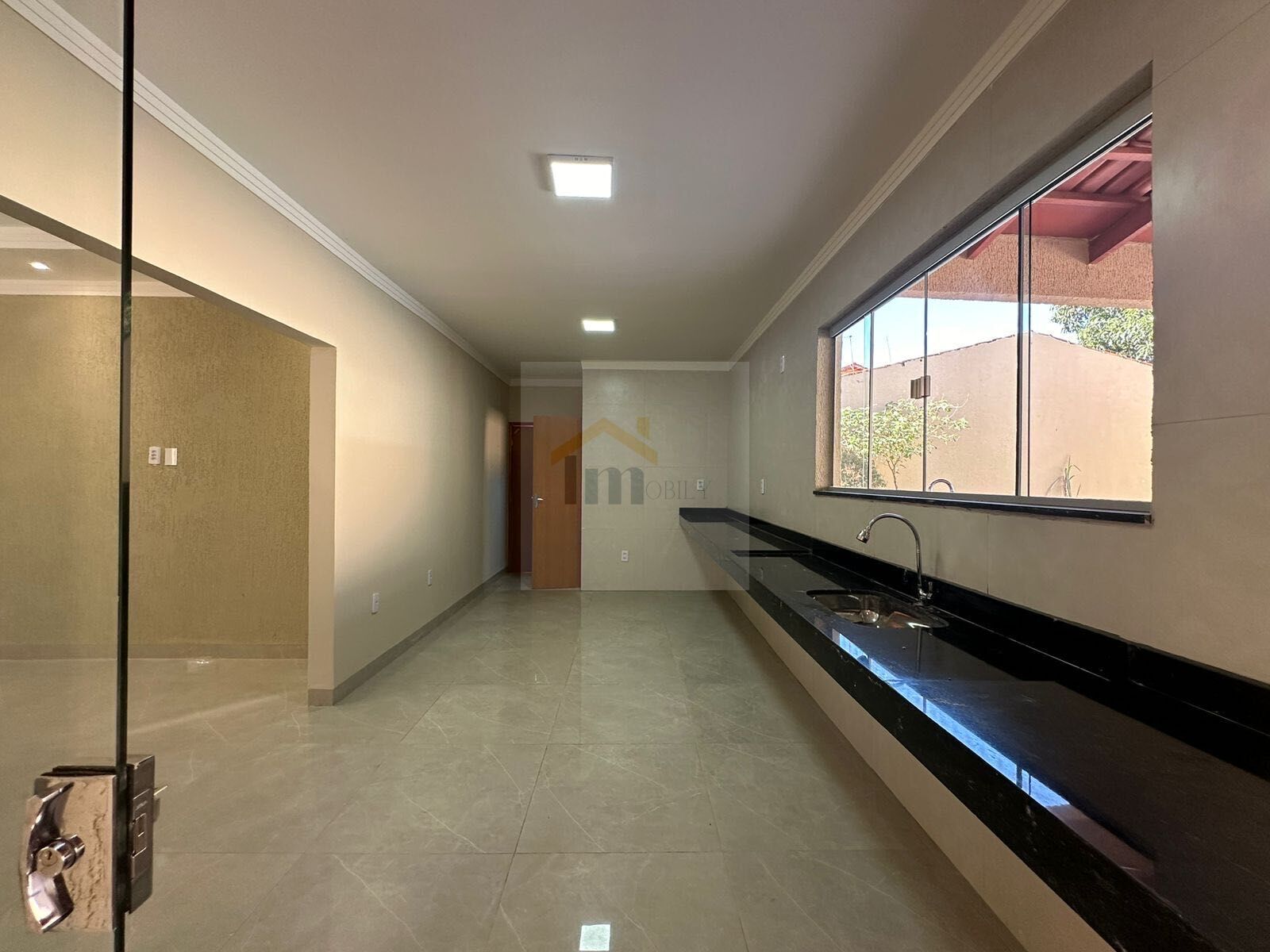 Casa à venda com 4 quartos, 185m² - Foto 3