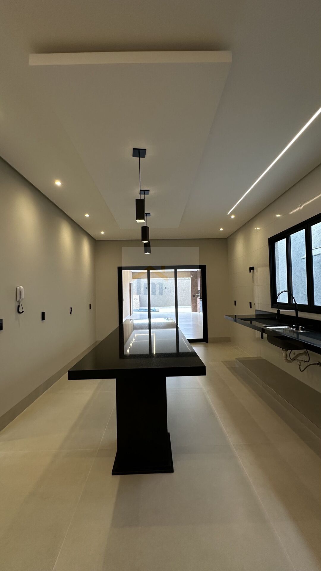 Casa à venda com 3 quartos, 241m² - Foto 5